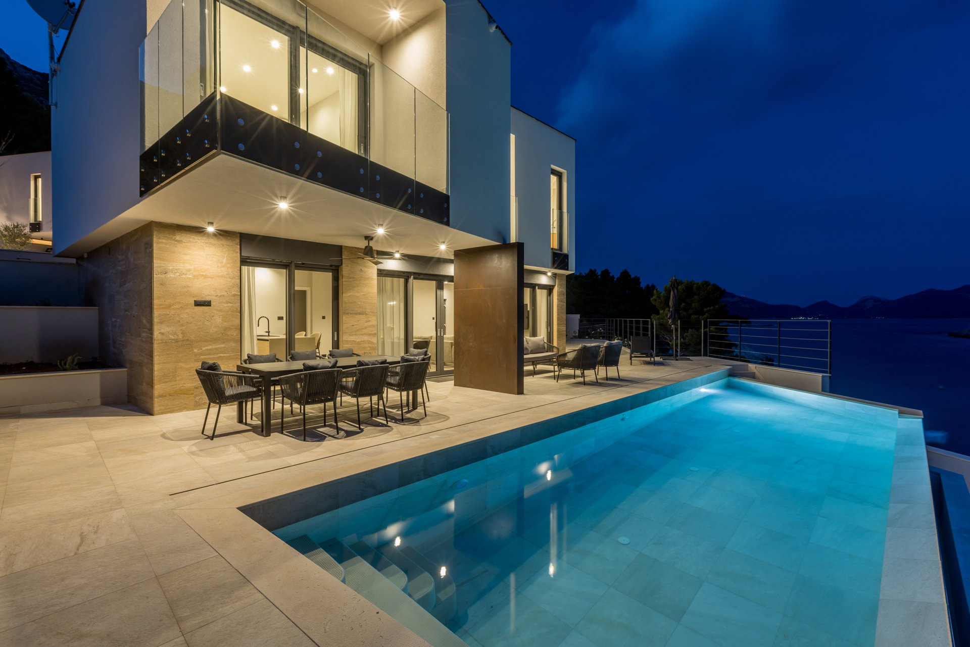 Beachfront Villa Fine Time with Pool II