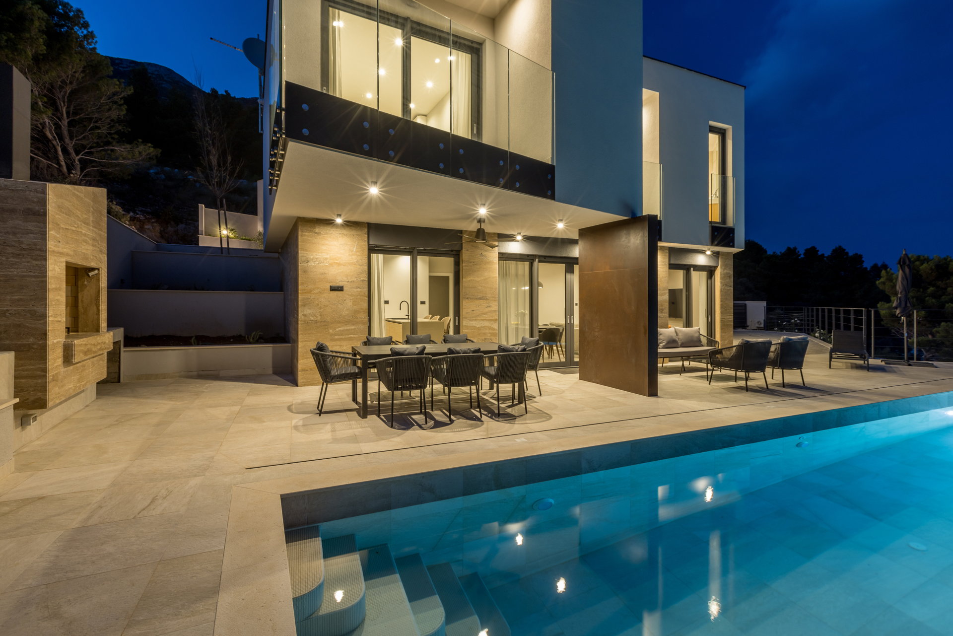 Beachfront Villa Fine Time with Pool II