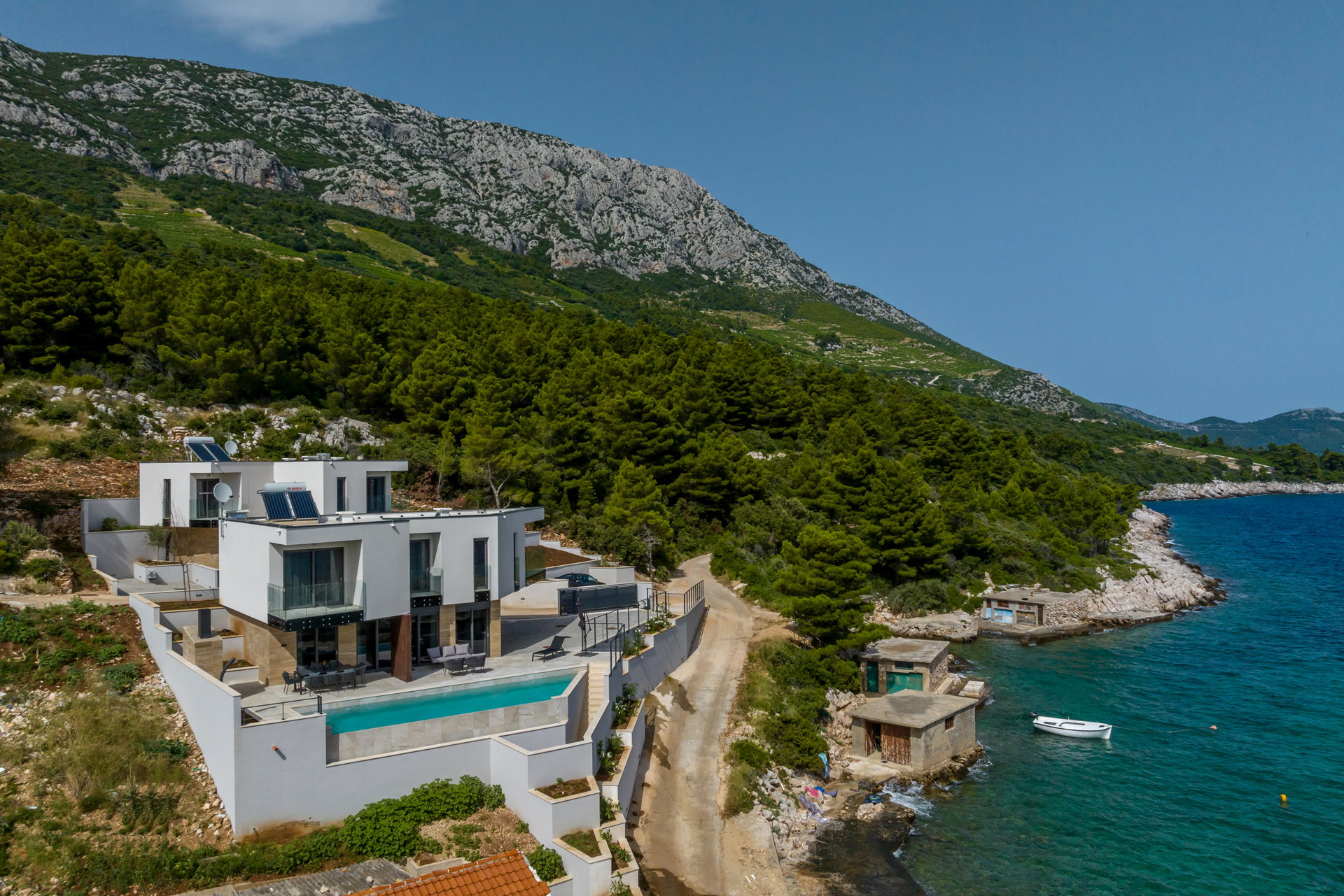 Beachfront Villa Fine Time with Pool II