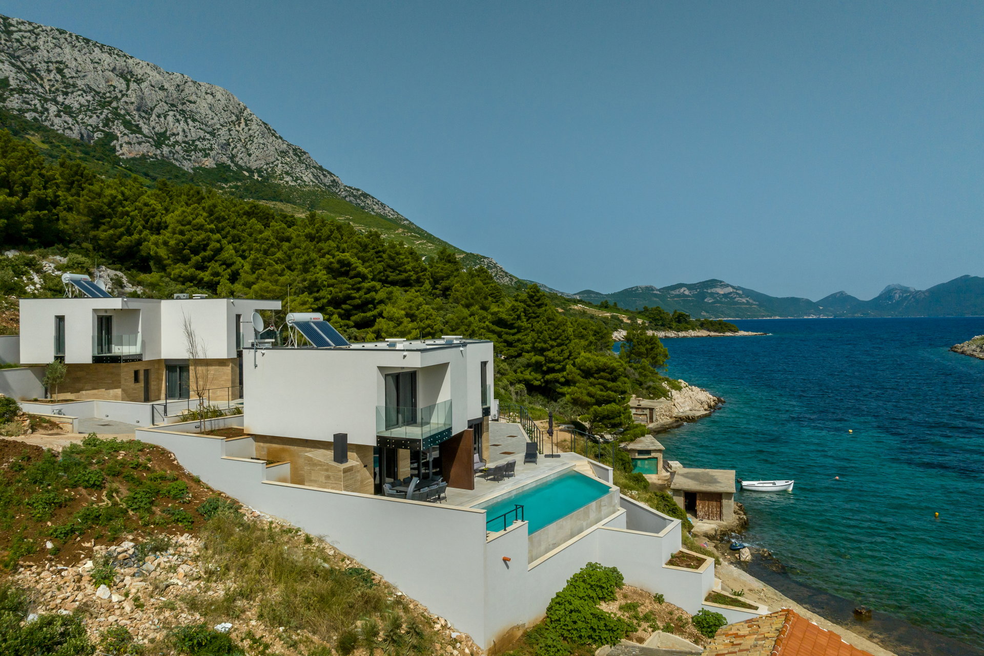 Beachfront Villa Fine Time with Pool II