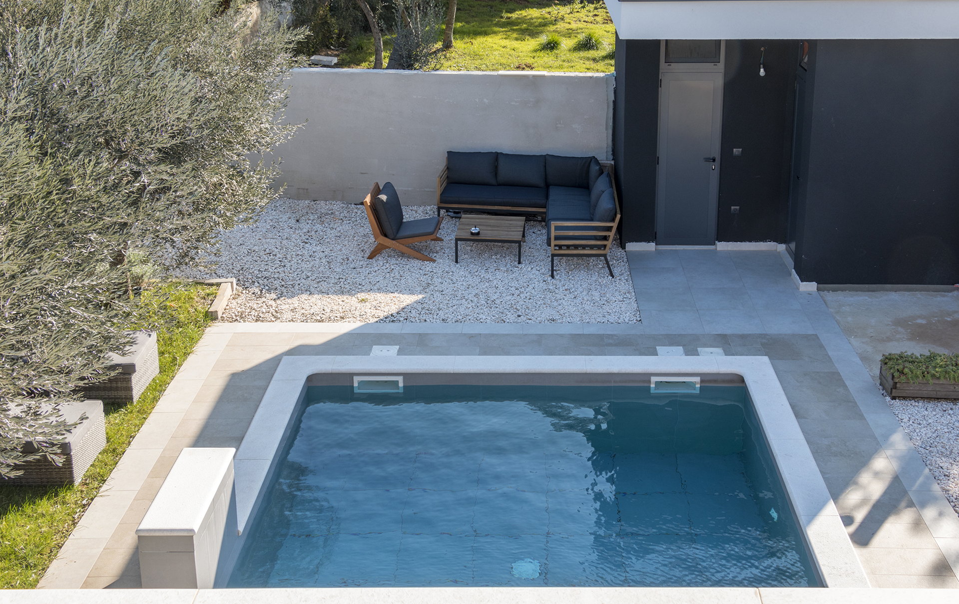 Luxury Villa Floral Elegance with Pool