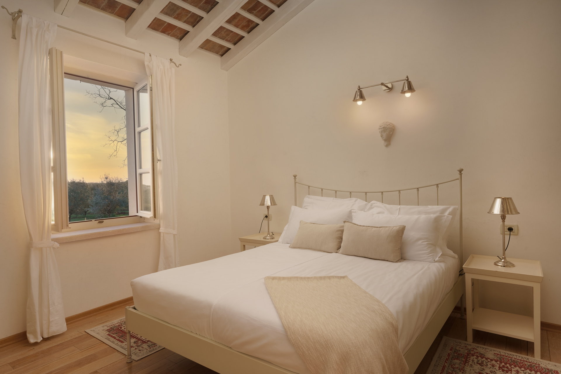 Villa Famoso with Pool