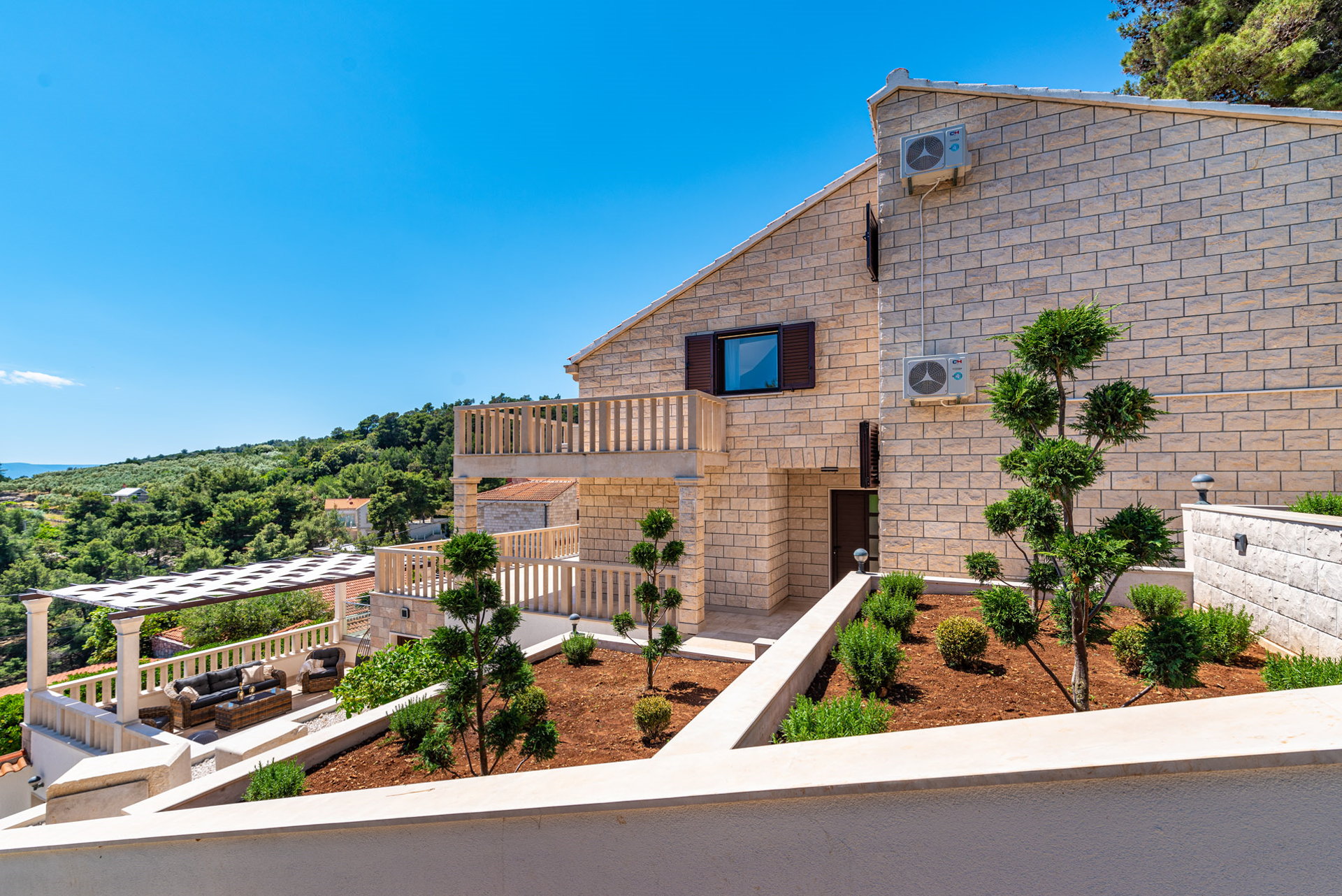 Villa Sailing Blue with Pool