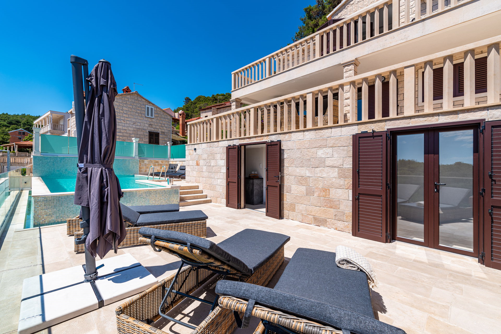Villa Sailing Blue with Pool