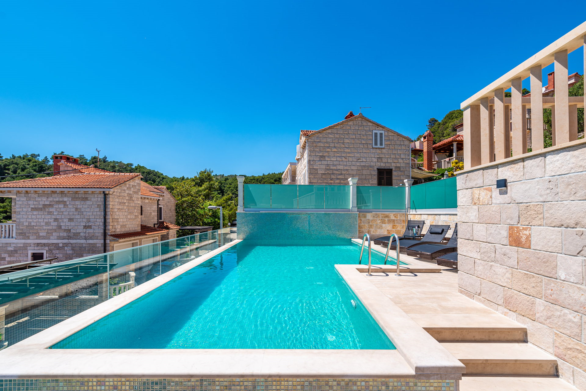 Villa Sailing Blue with Pool