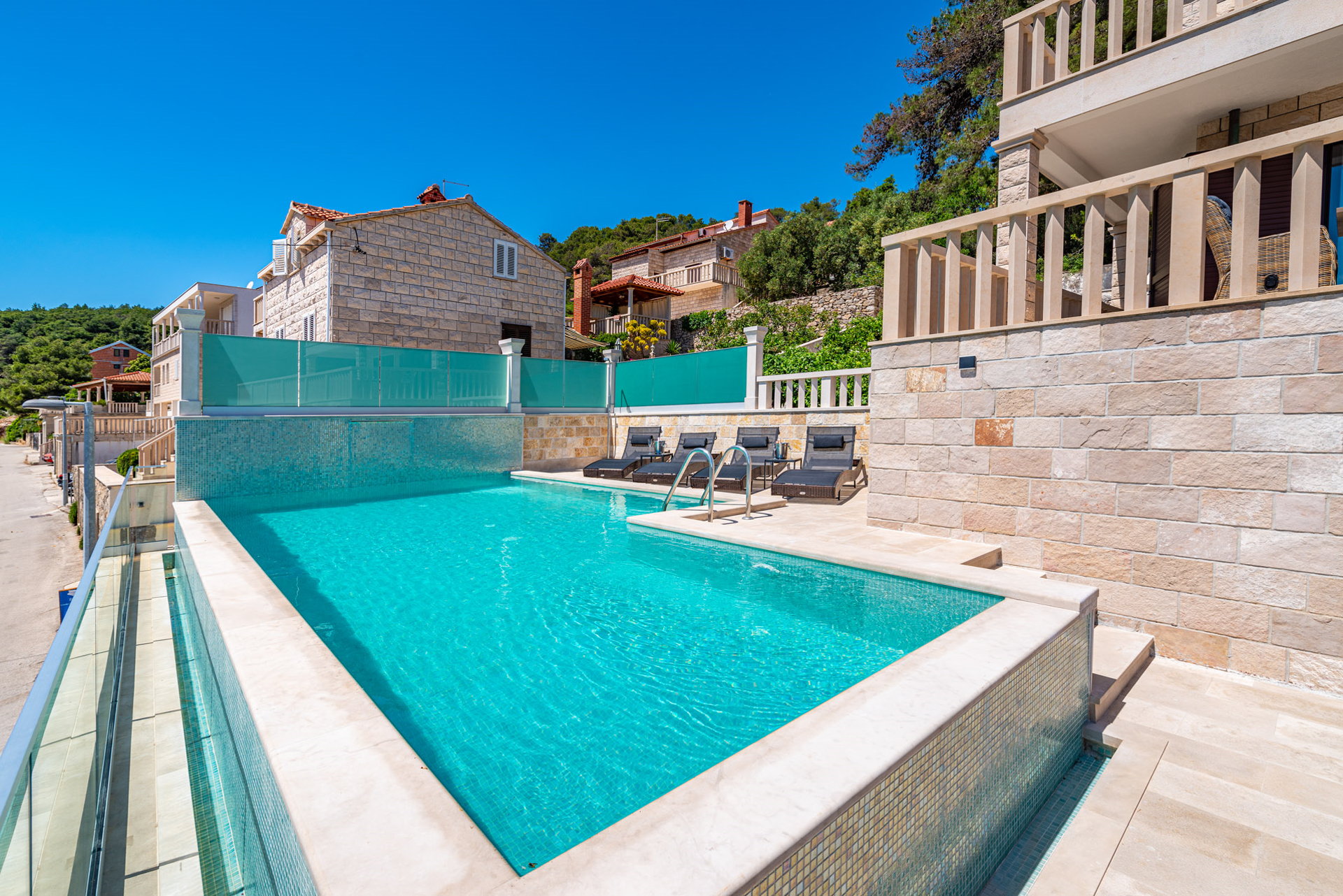 Villa Sailing Blue with Pool