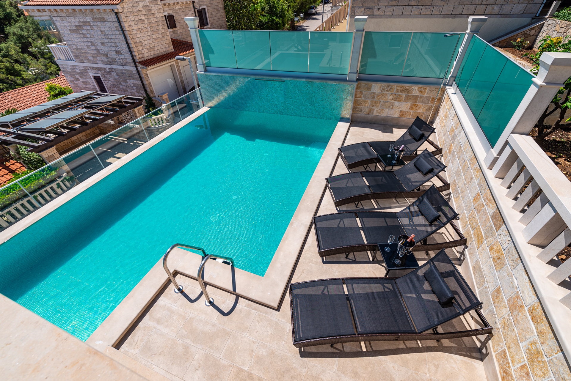 Villa Sailing Blue with Pool