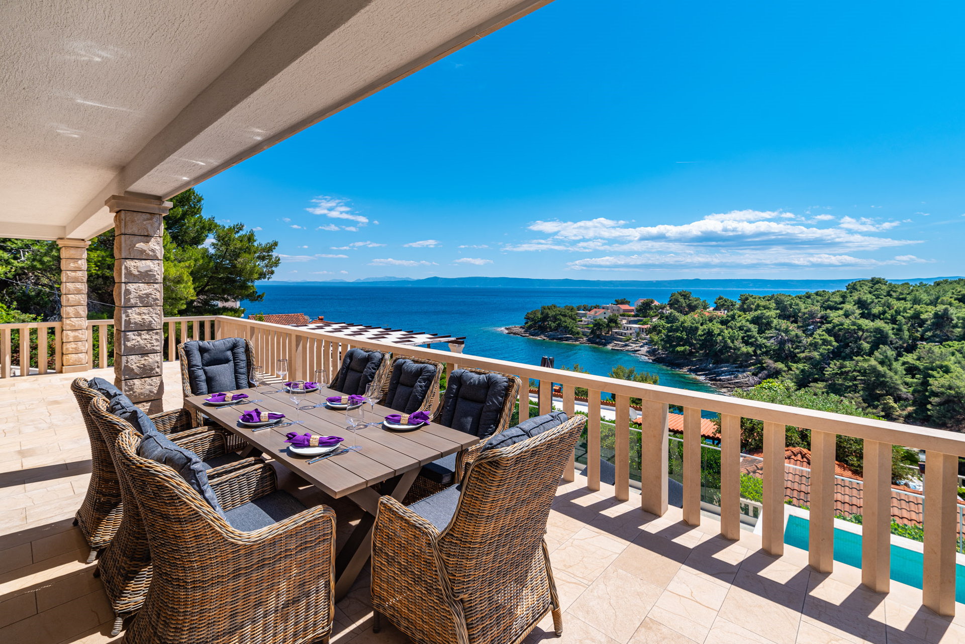 Villa Sailing Blue with Pool