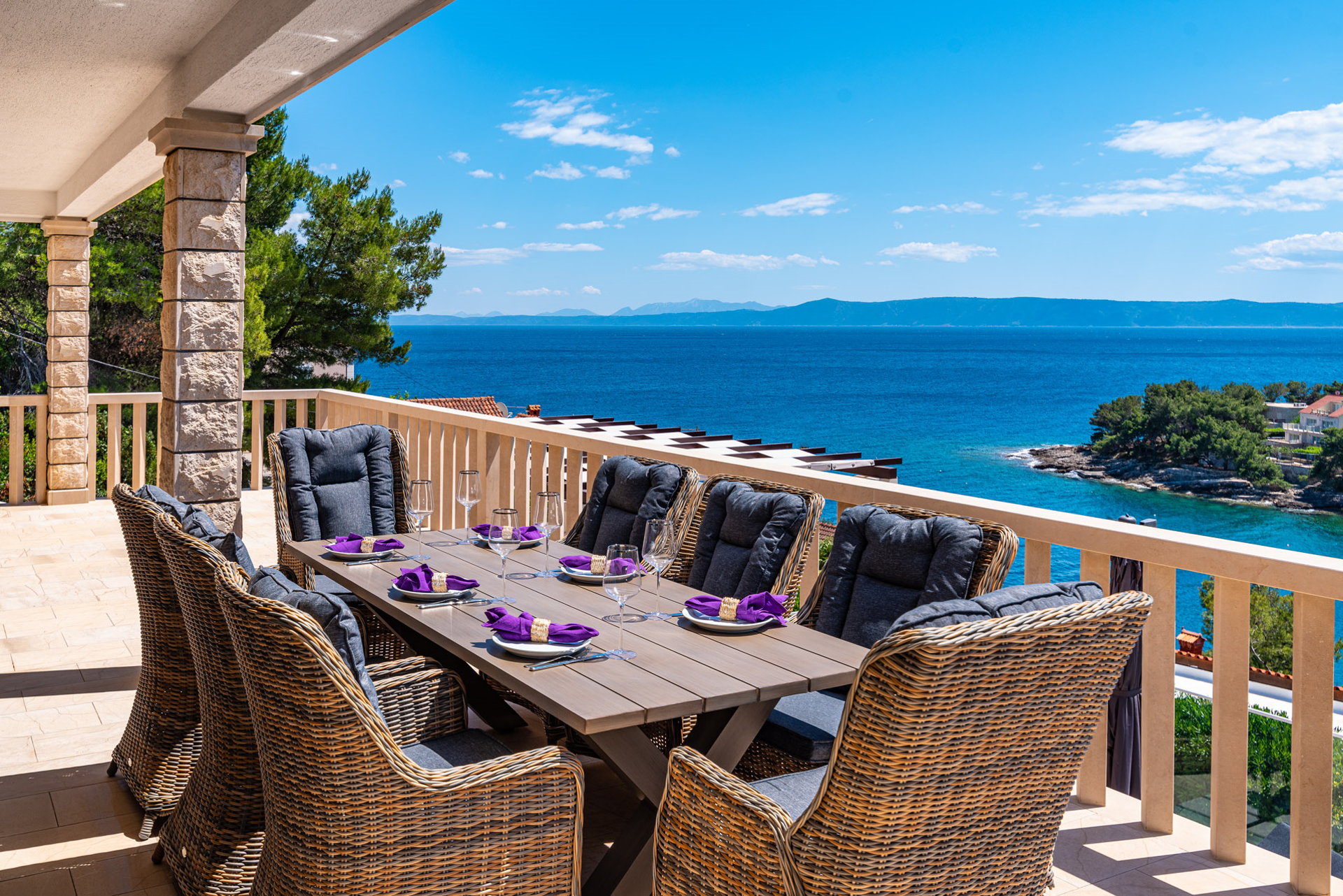 Villa Sailing Blue with Pool