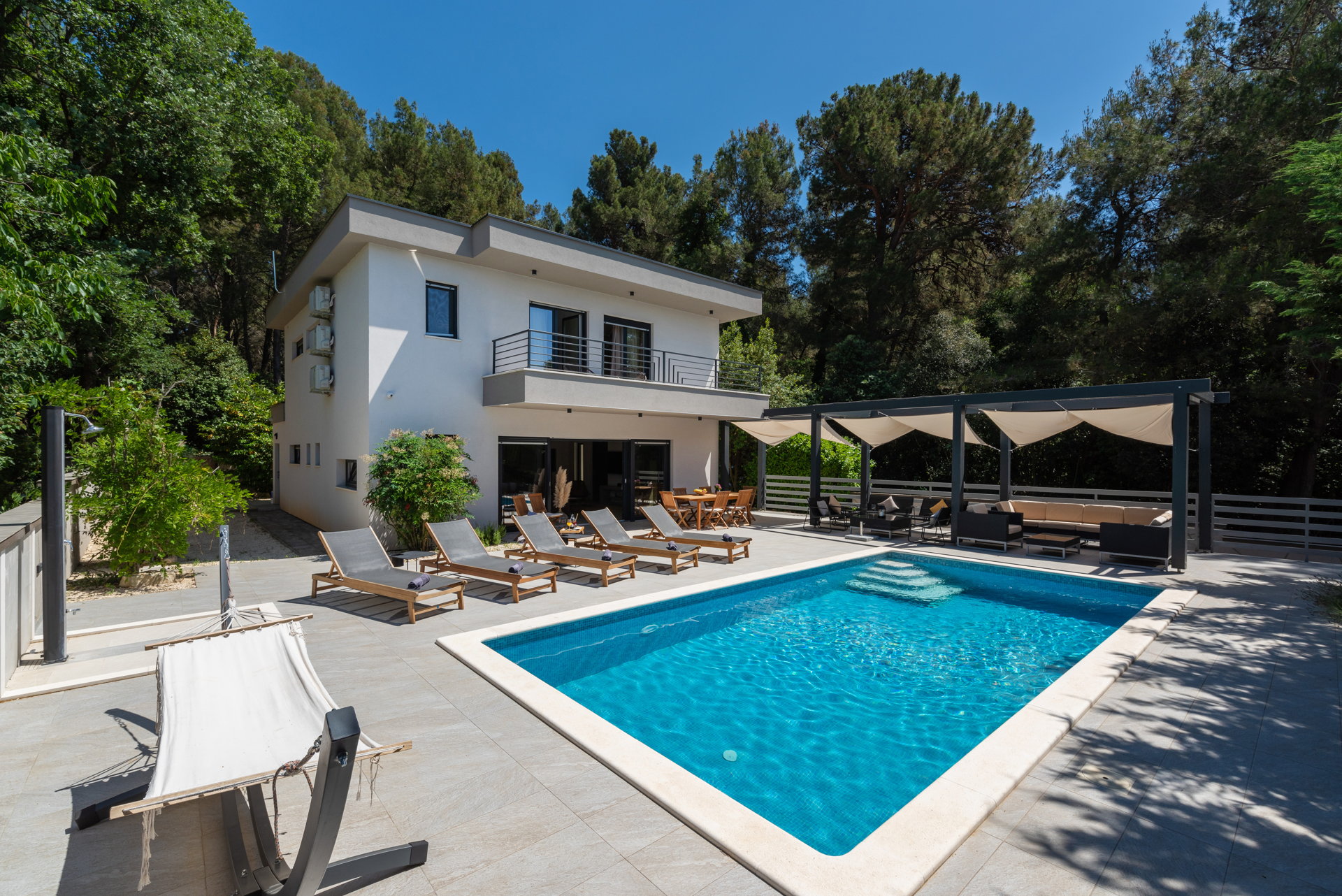 Luxury Villa Bosque with Pool