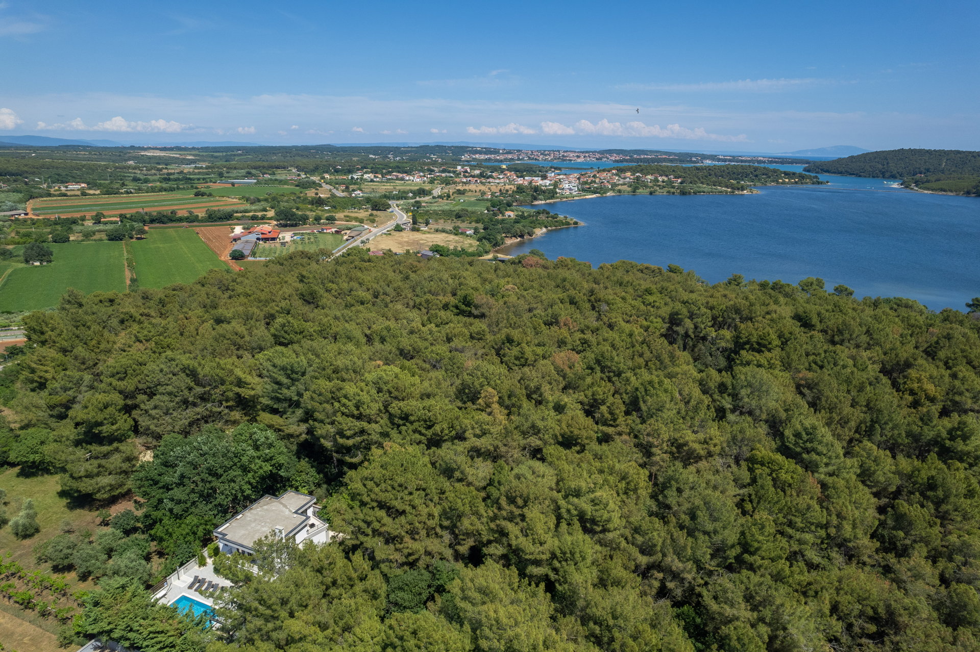 Luxury Villa Bosque with Pool