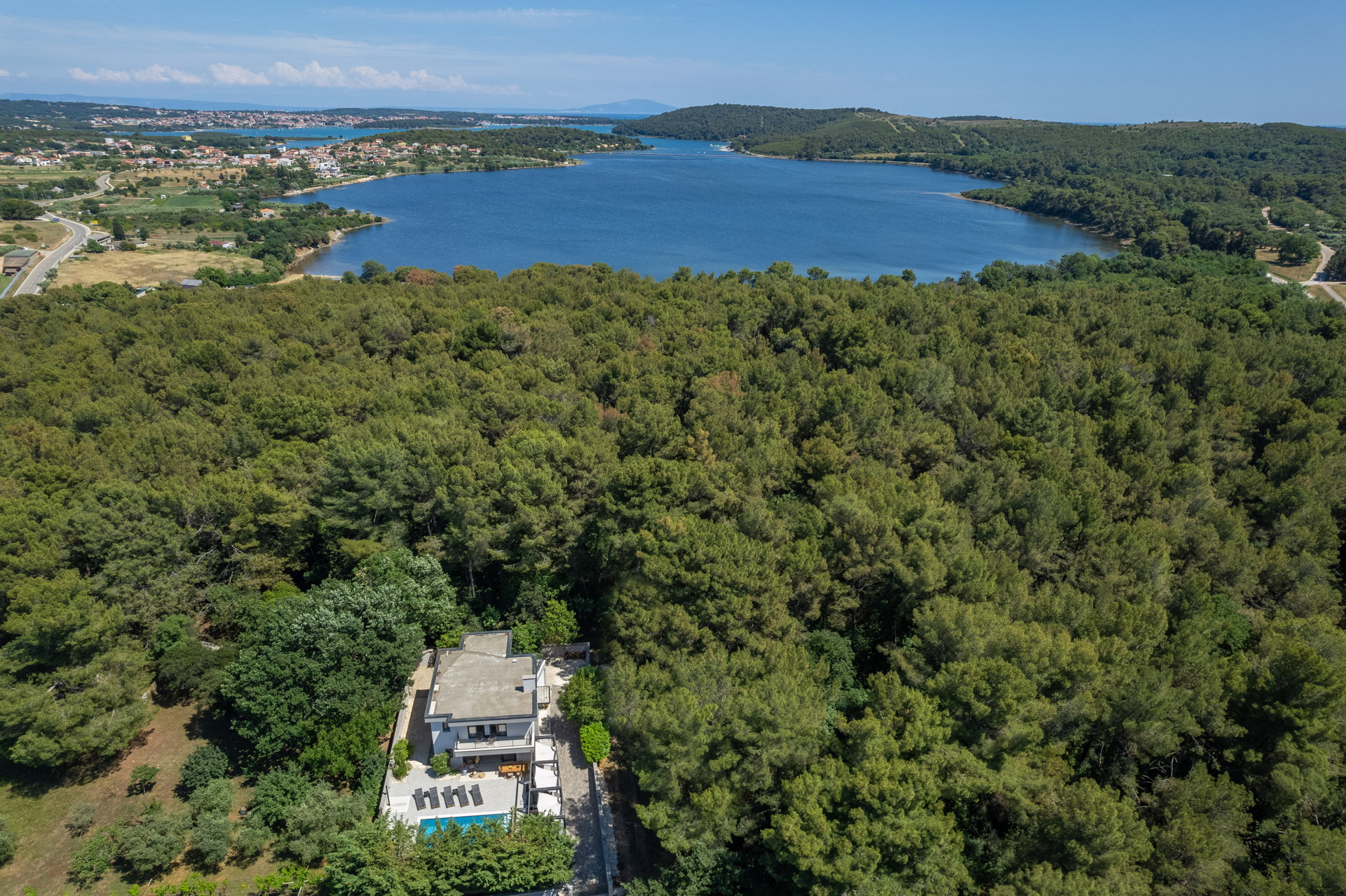 Luxury Villa Bosque with Pool