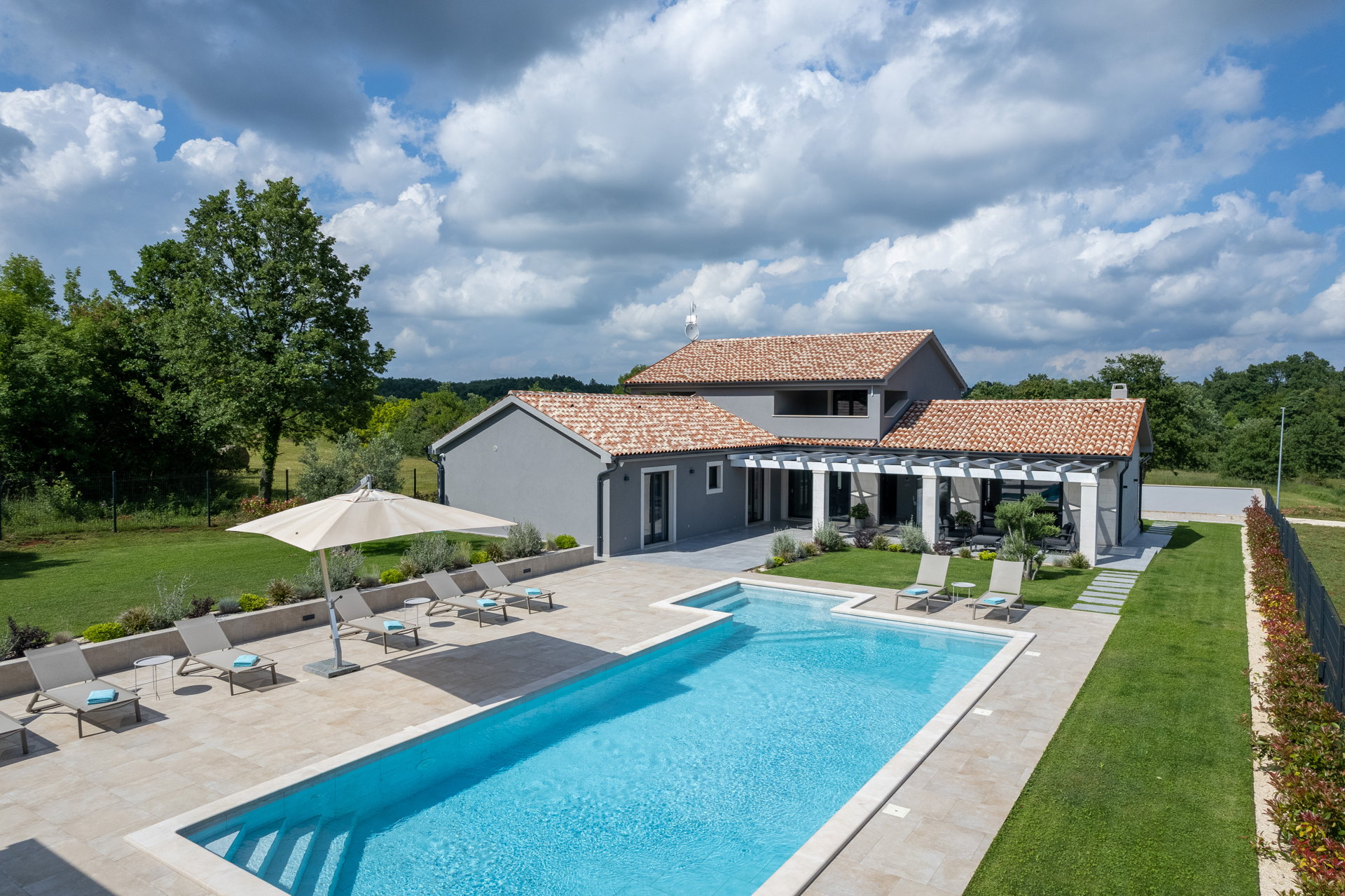 Villa Porta Aurea with Pool