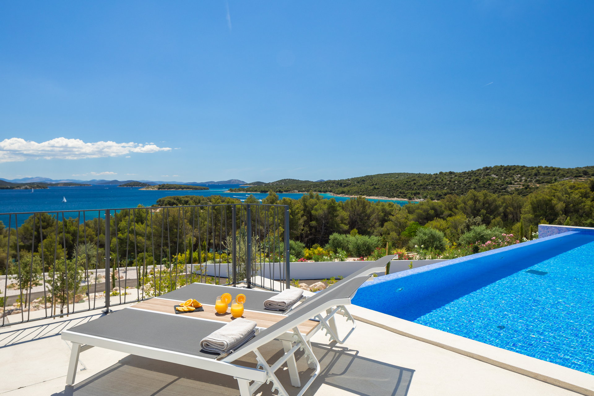 Luxury Villa Siesta with Pool