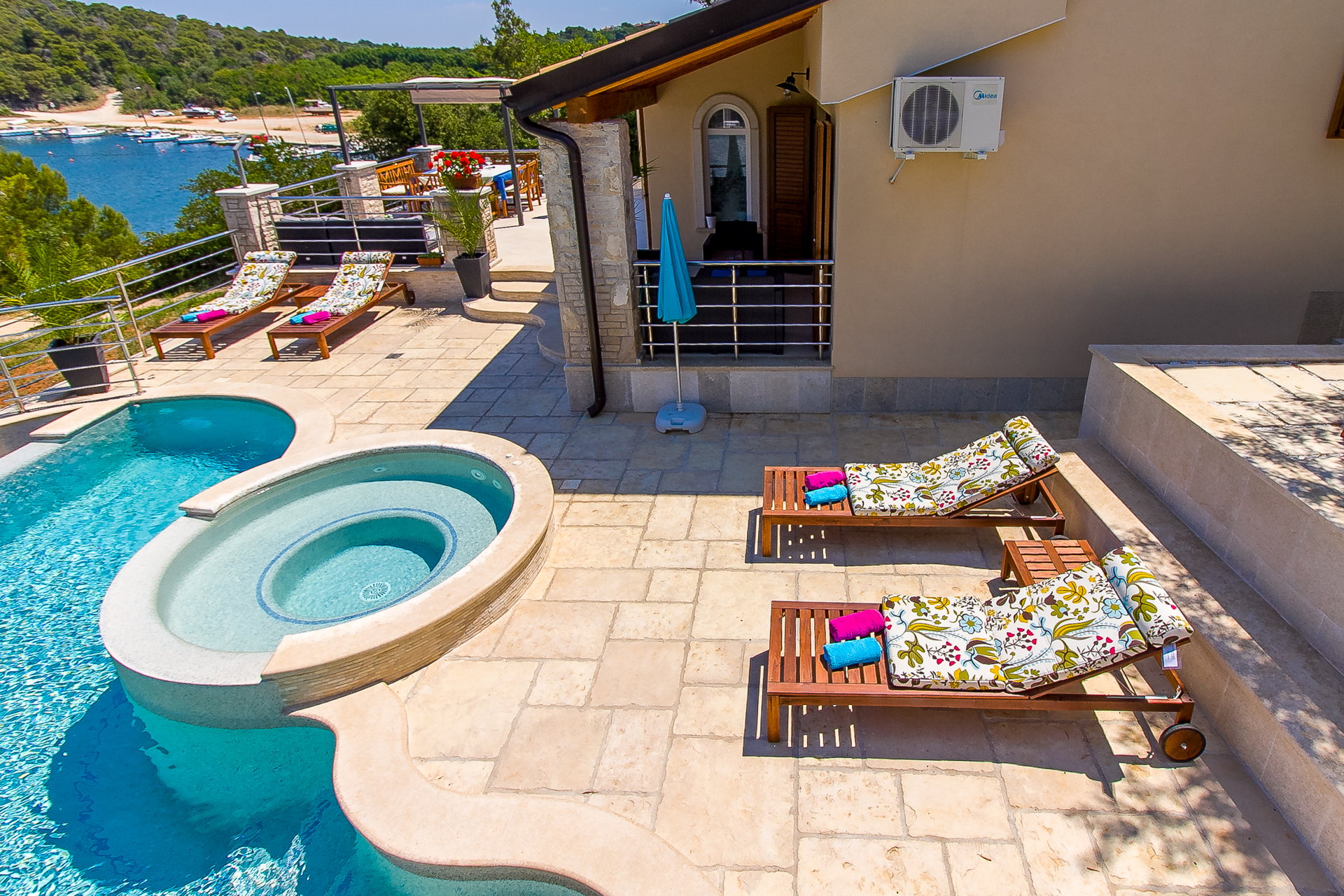 Villa Lyra with Private Pool