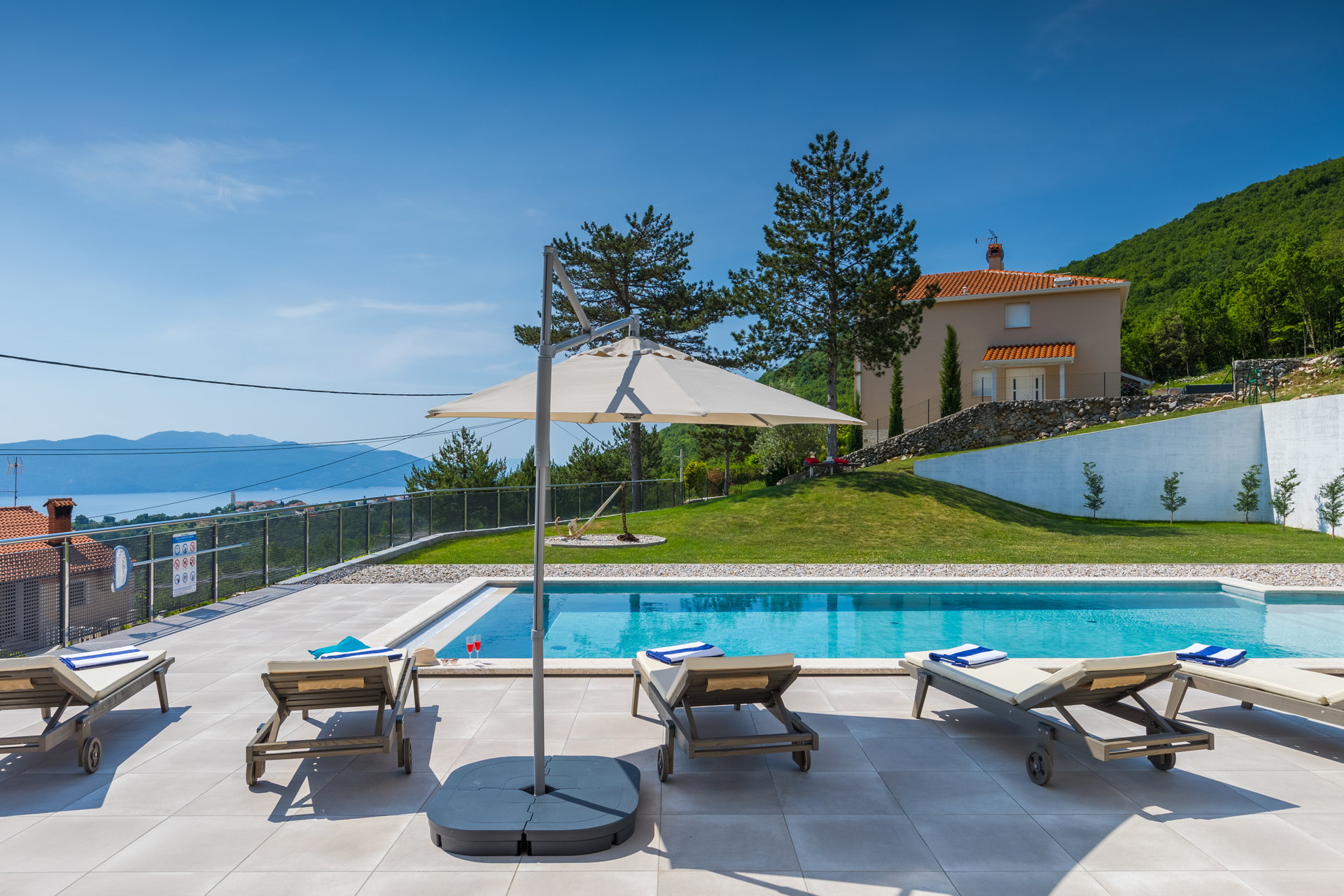 Luxusvilla Sunset Sailor mit Pool