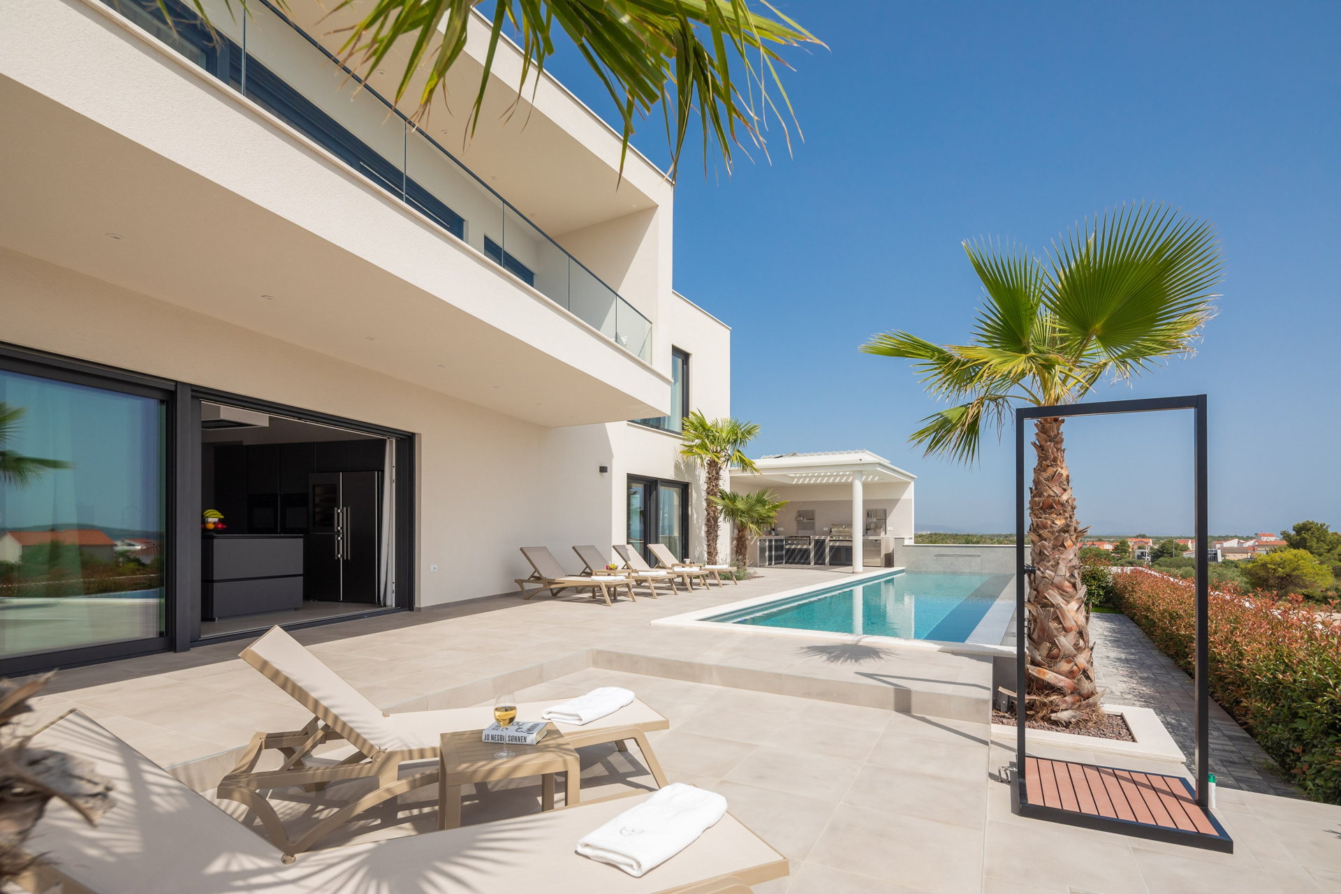 Luxury Villa Superstar with Pool