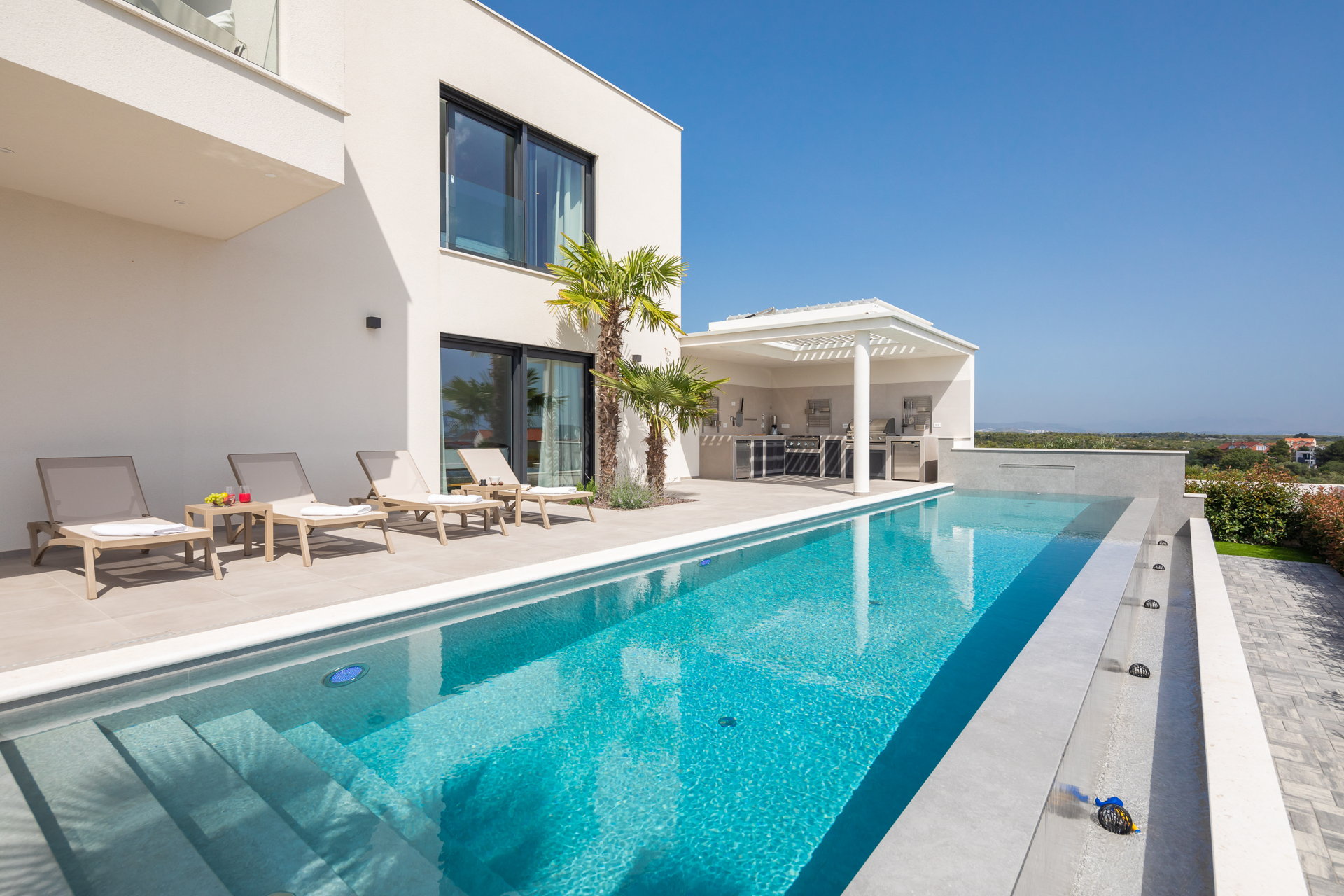 Luxury Villa Superstar with Pool