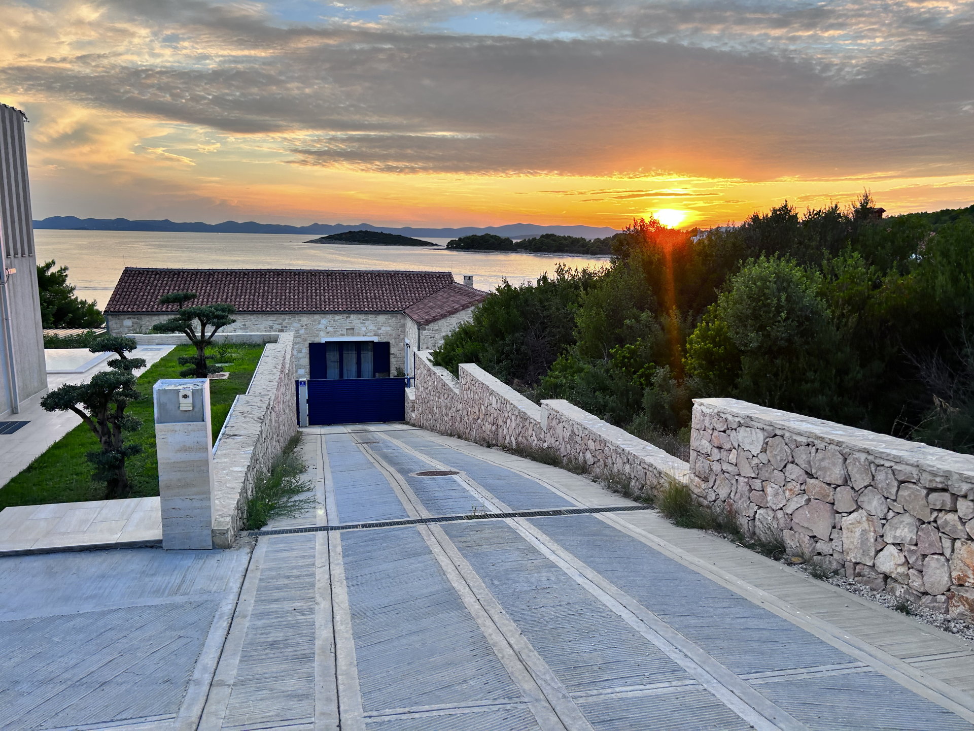 Luxury Villa Aqua Vision with Pool