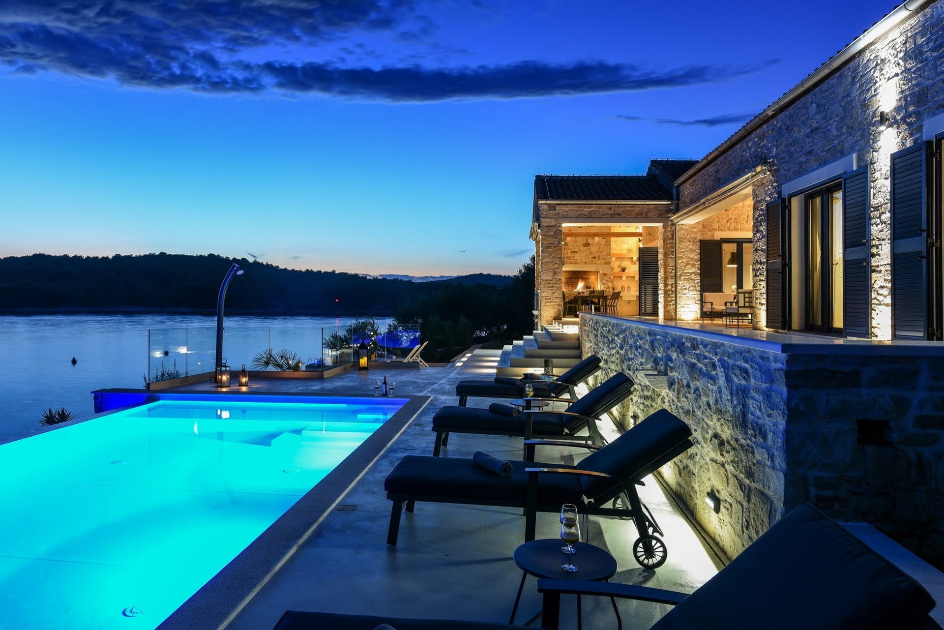 Luxury Villa Aqua Vision with Pool