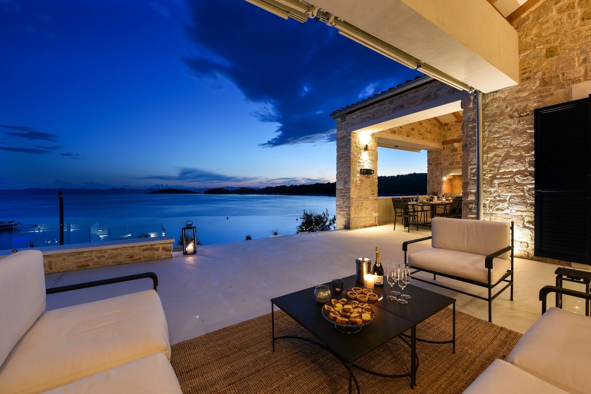 Luxury Villa Aqua Vision with Pool