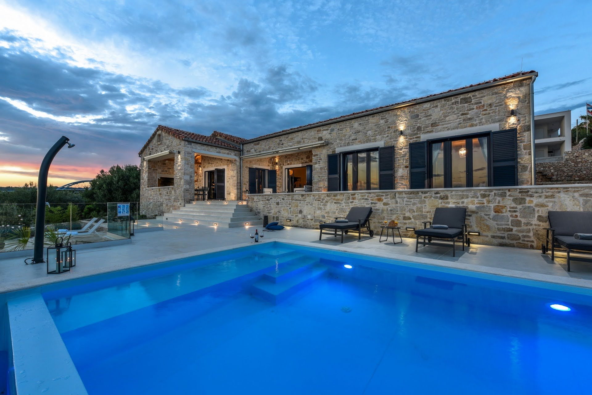 Luxury Villa Aqua Vision with Pool