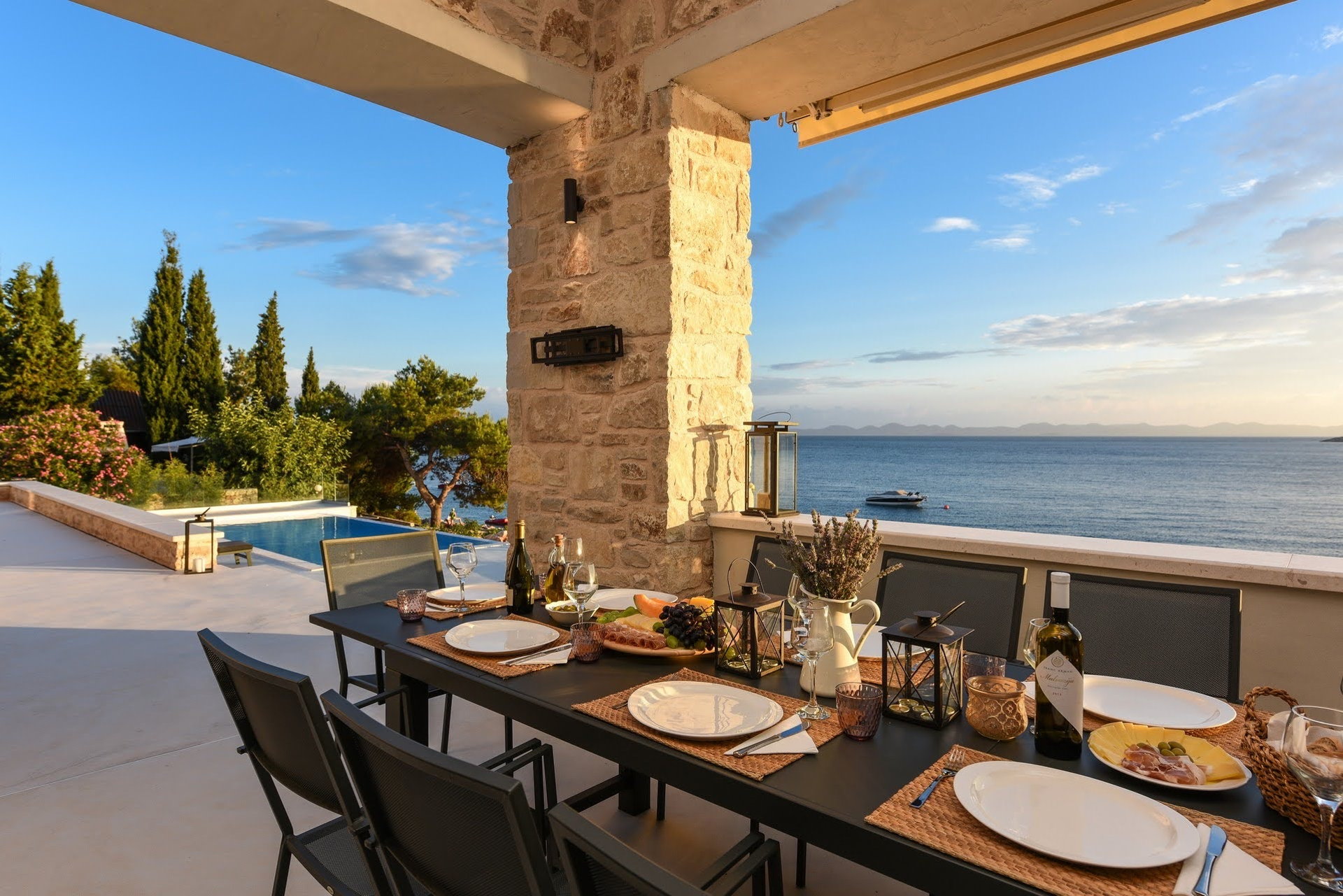 Luxury Villa Aqua Vision with Pool