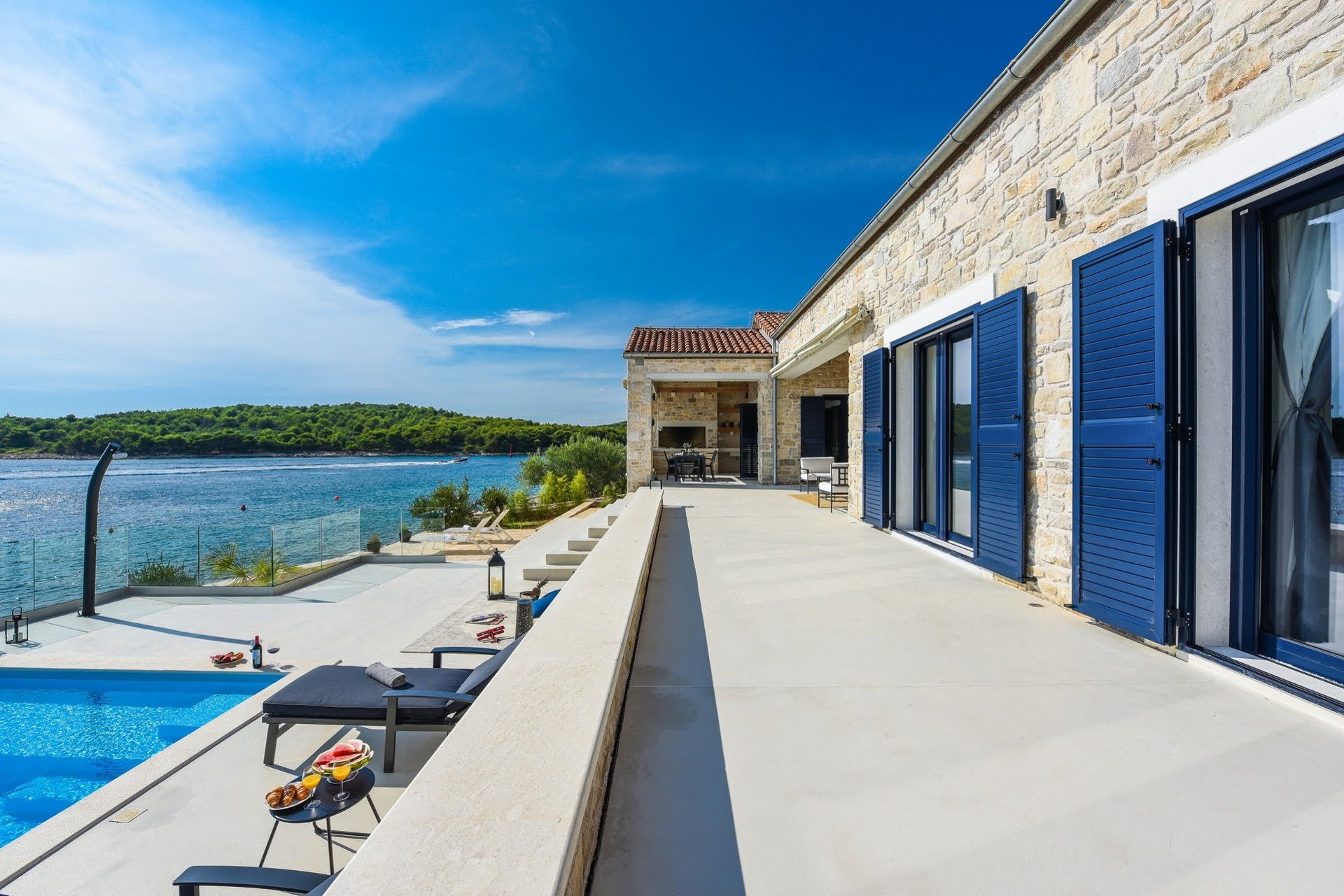 Luxury Villa Aqua Vision with Pool