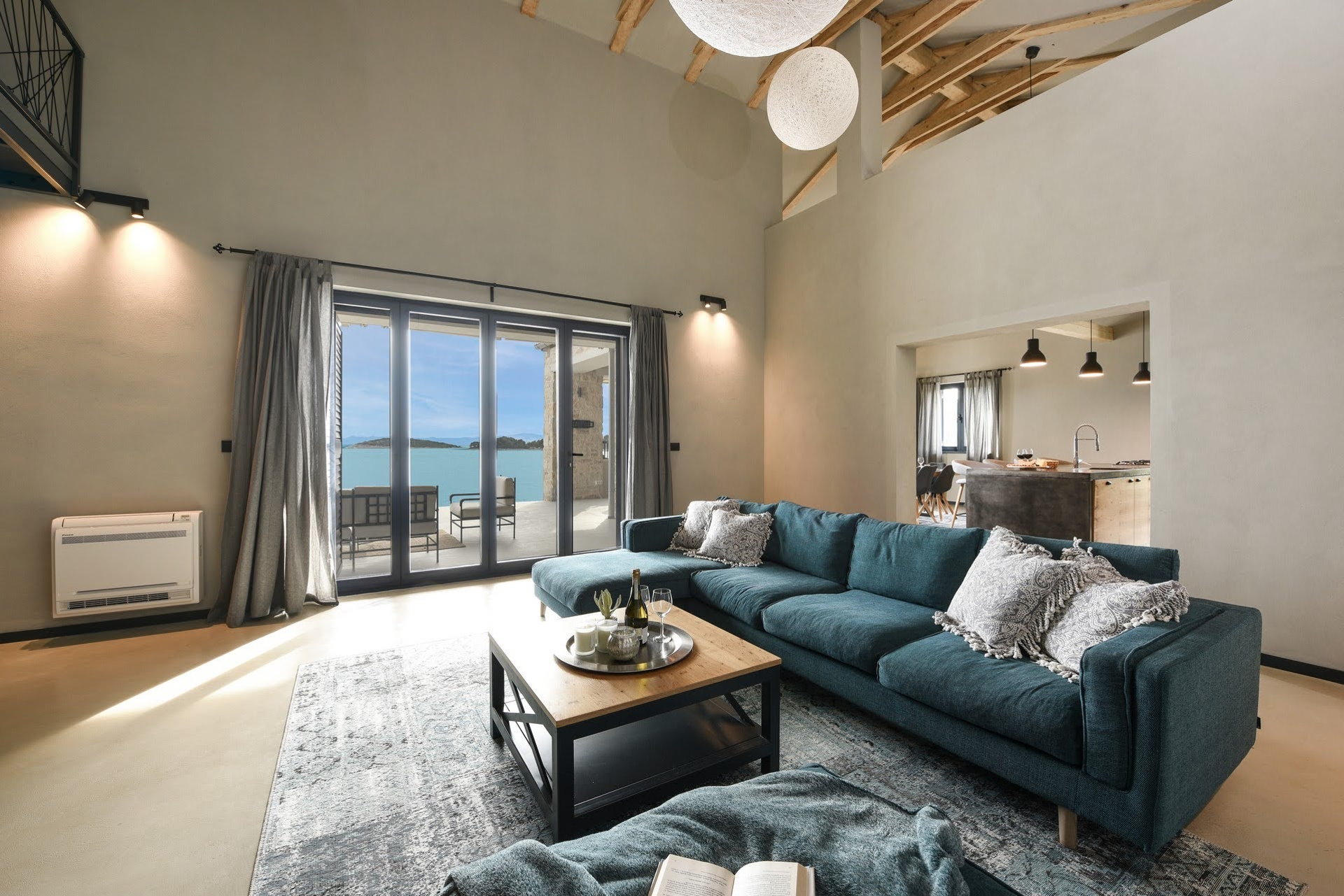 Luxury Villa Aqua Vision with Pool