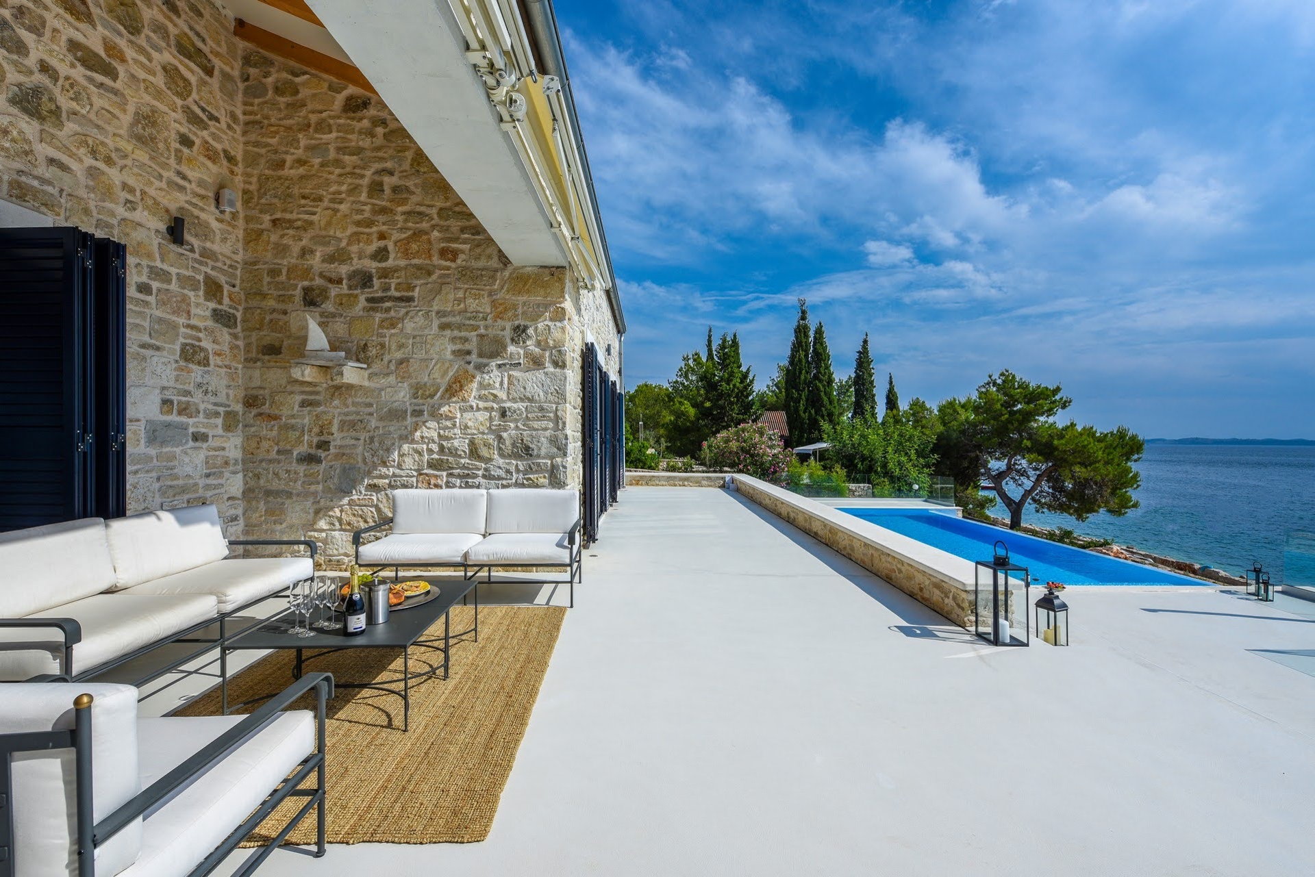 Luxury Villa Aqua Vision with Pool