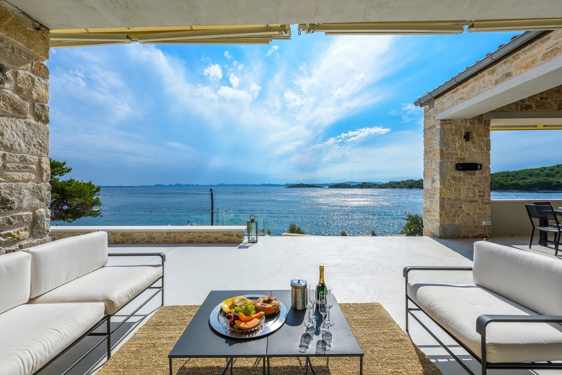 Luxury Villa Aqua Vision with Pool
