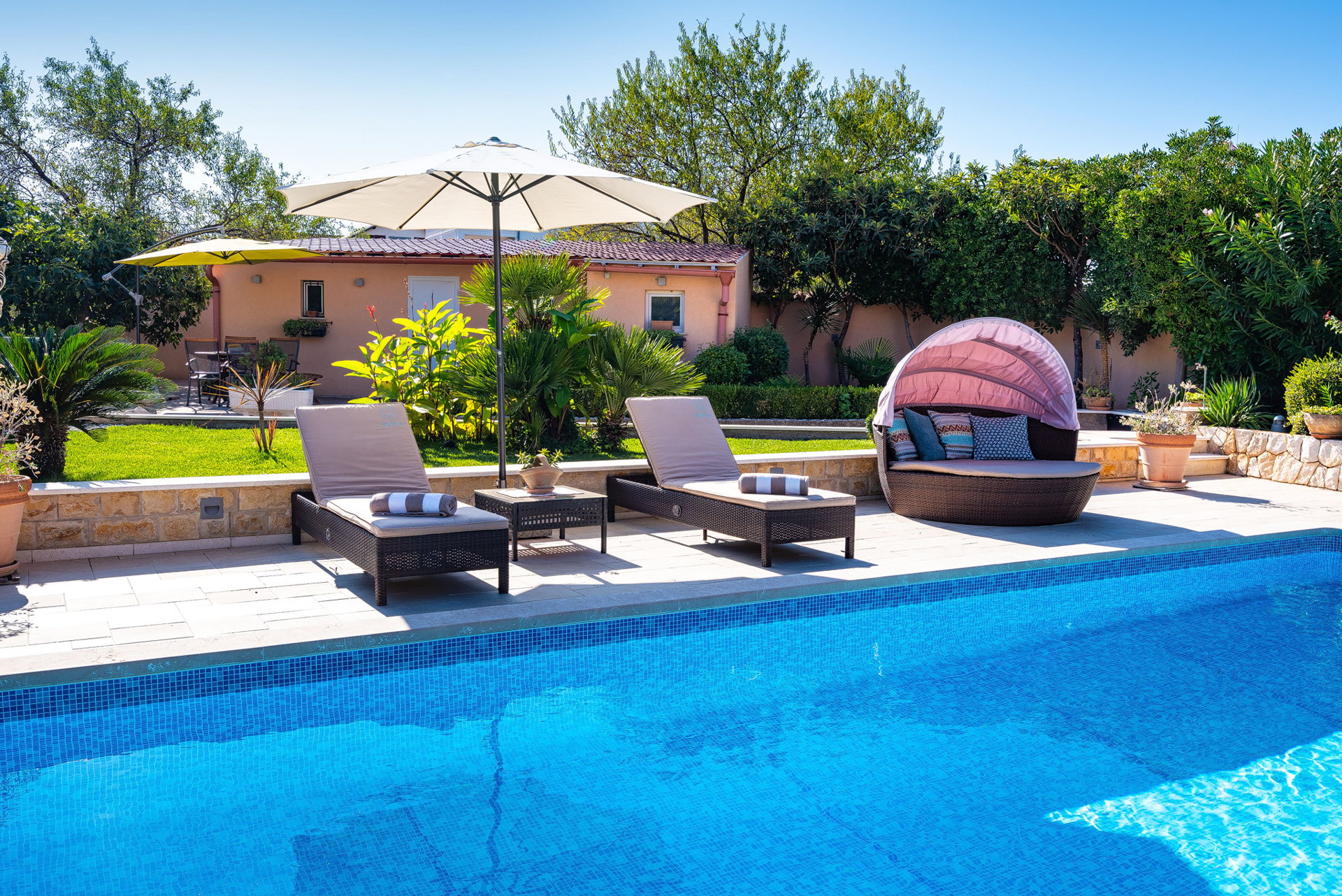 Villa ColorFuse with Heated Pool