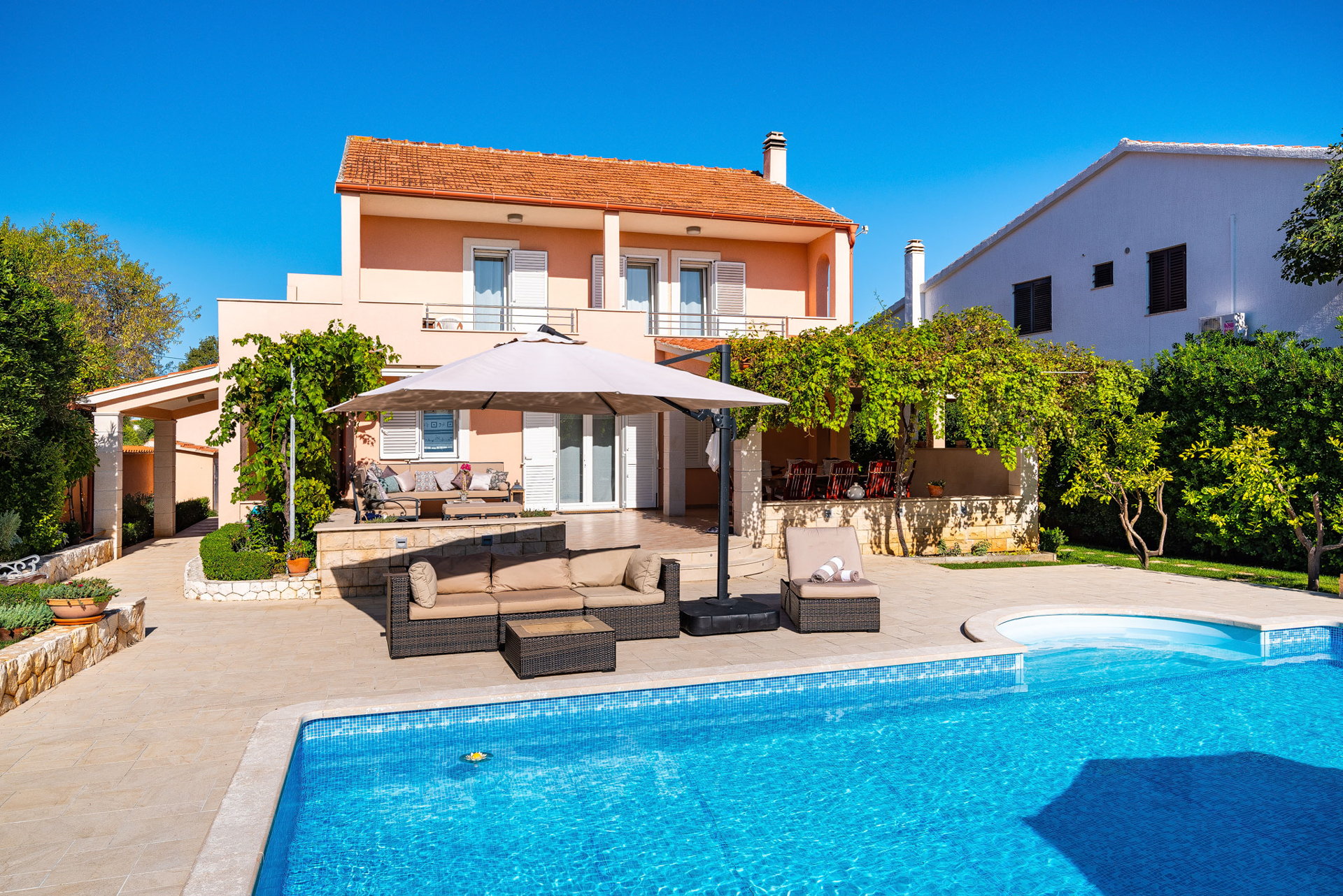 Villa ColorFuse with Heated Pool