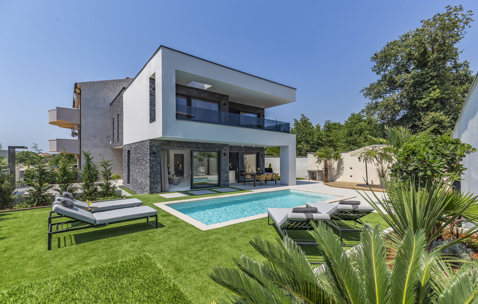 Luxury Villa Xquisite with Pool
