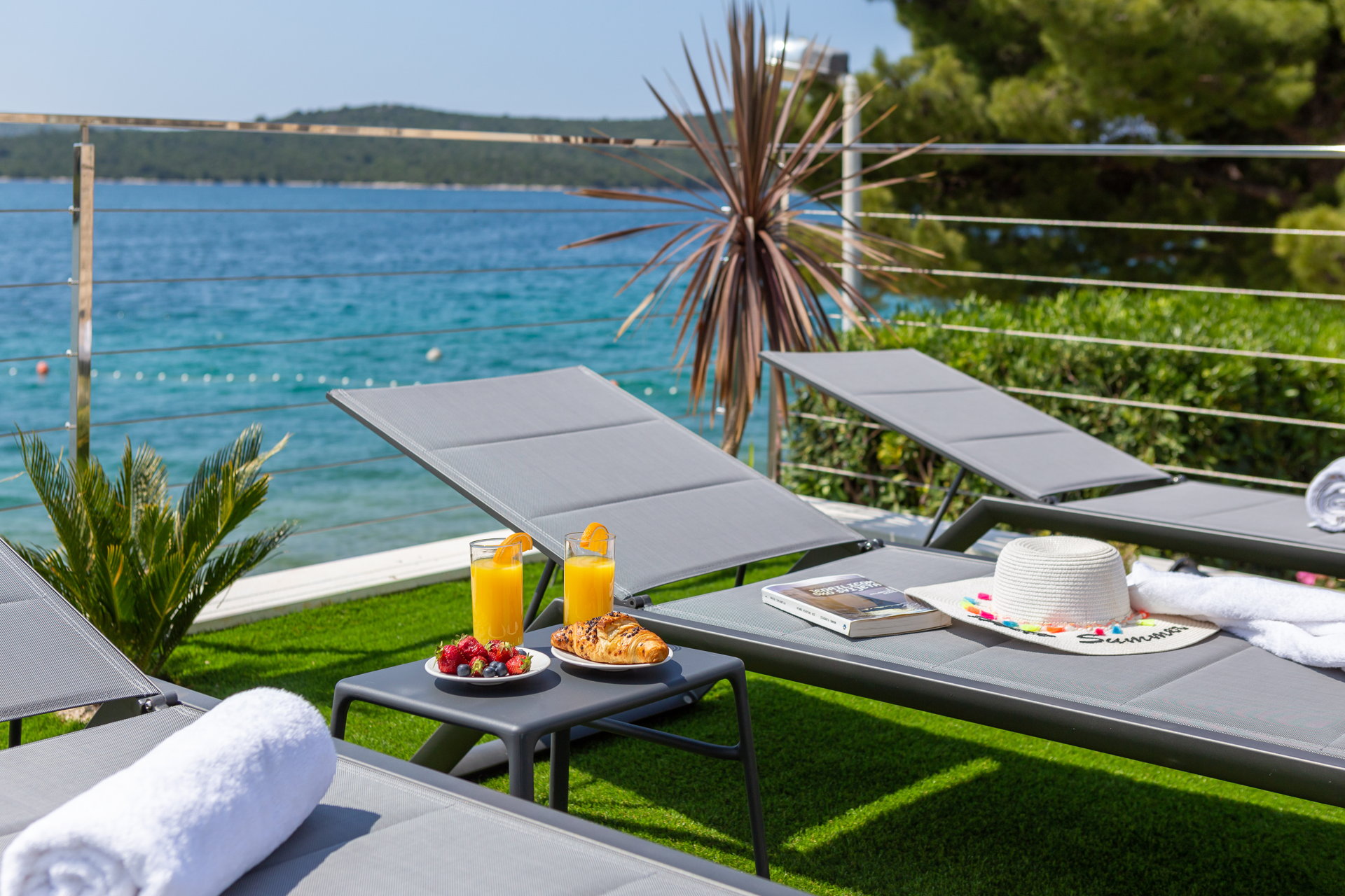 Beachfront Villa Mona Lisa with Pool