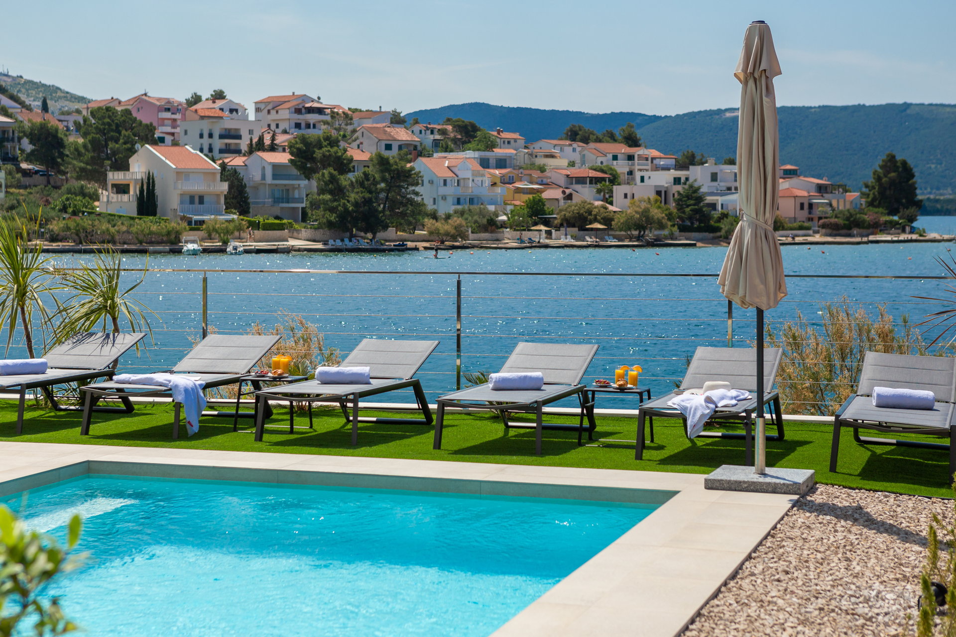 Beachfront Villa Mona Lisa with Pool