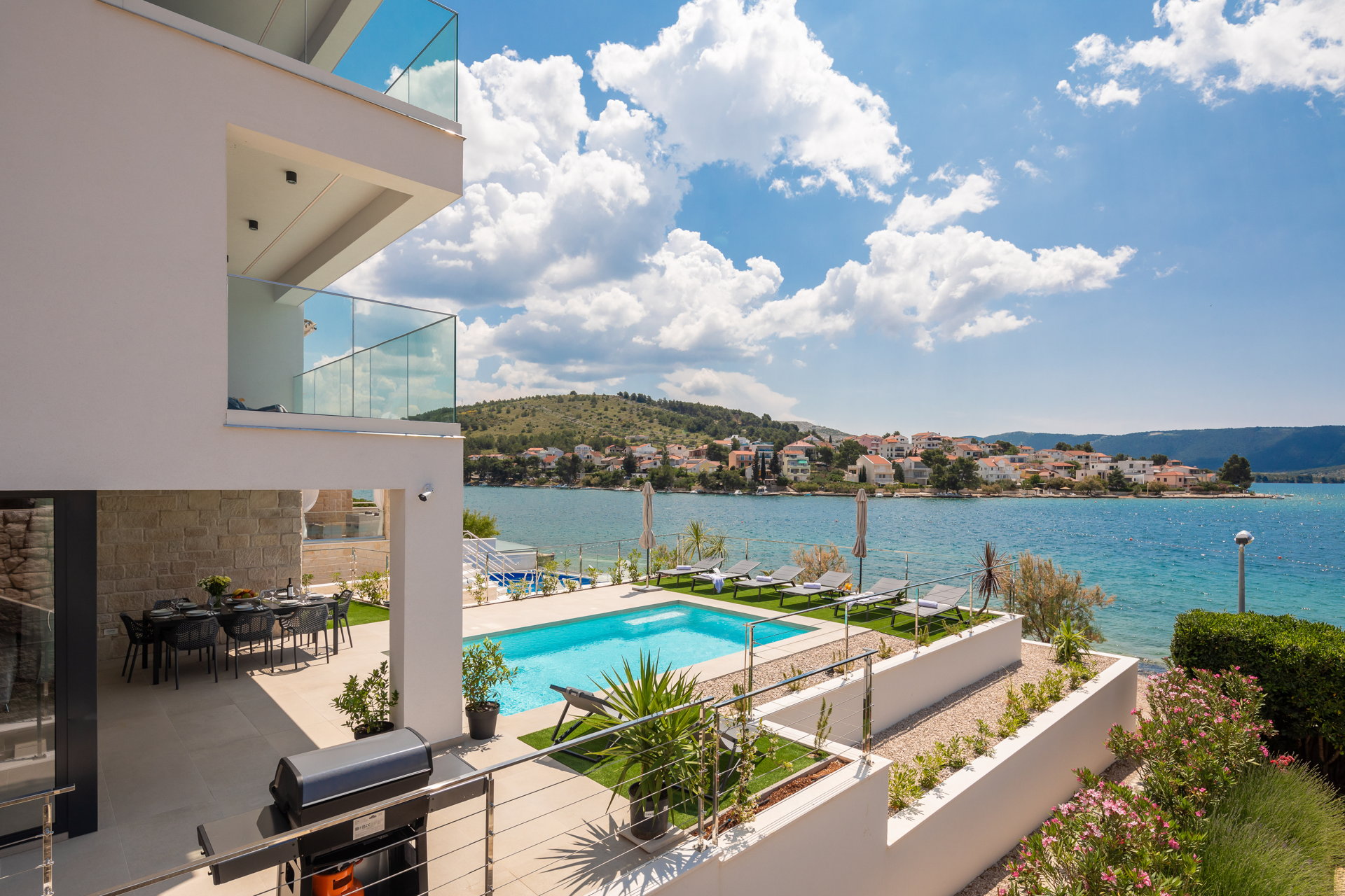 Beachfront Villa Mona Lisa with Pool