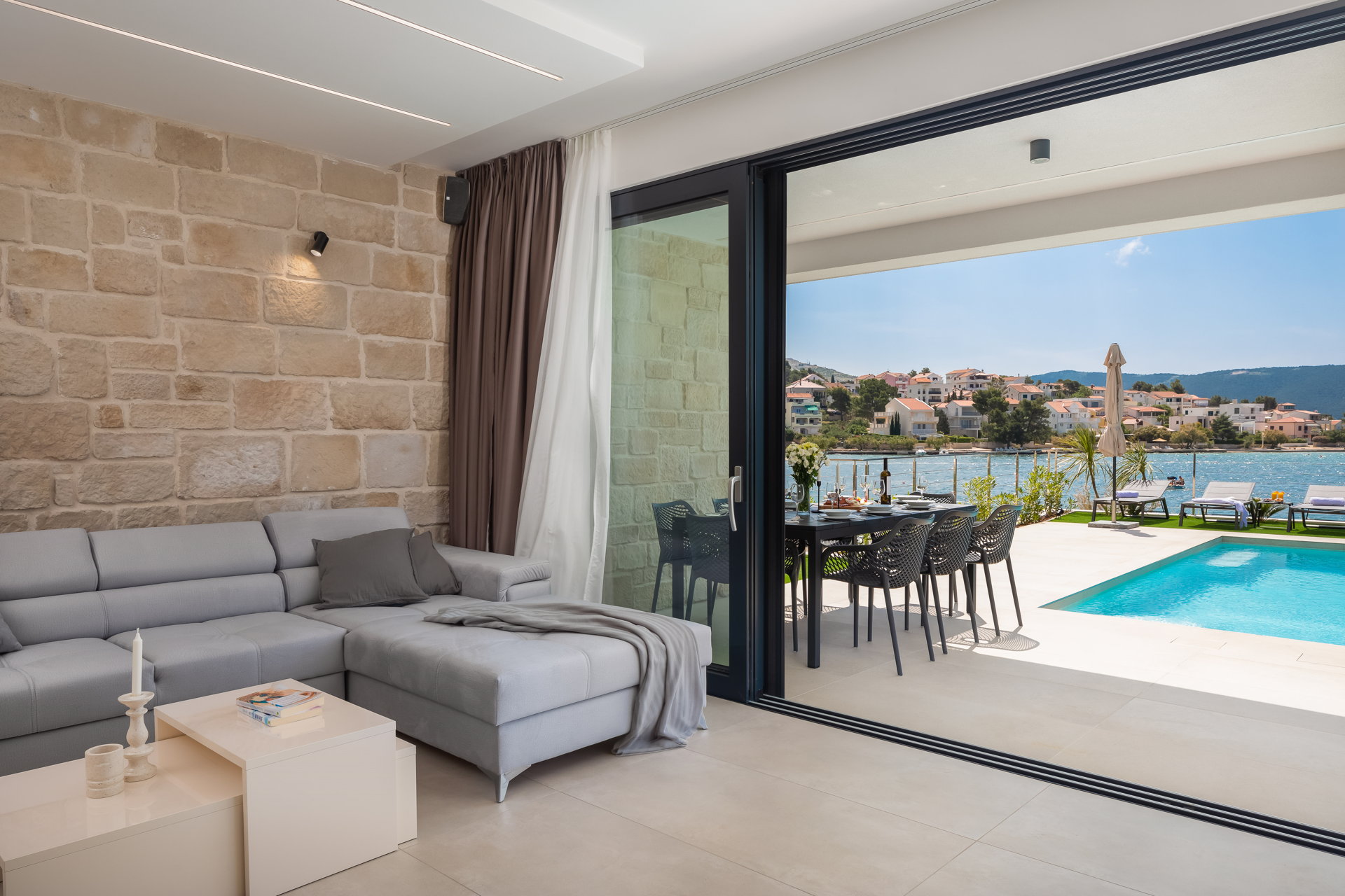 Beachfront Villa Mona Lisa with Pool
