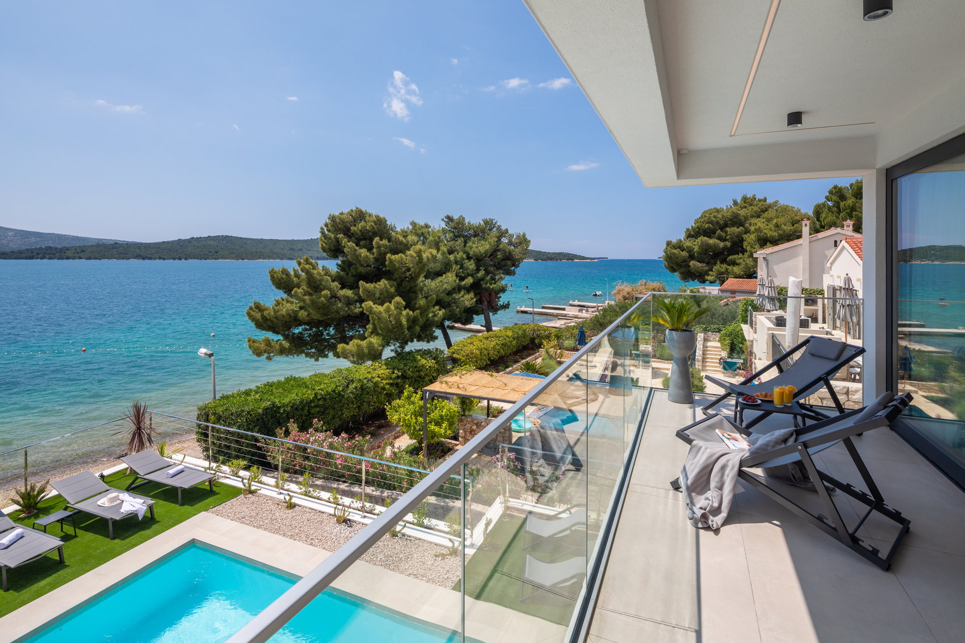 Beachfront Villa Mona Lisa with Pool