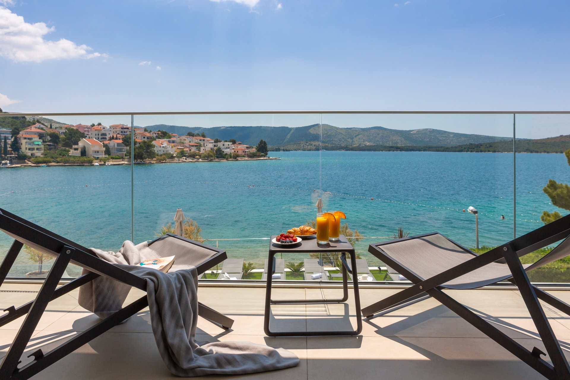 Beachfront Villa Mona Lisa with Pool