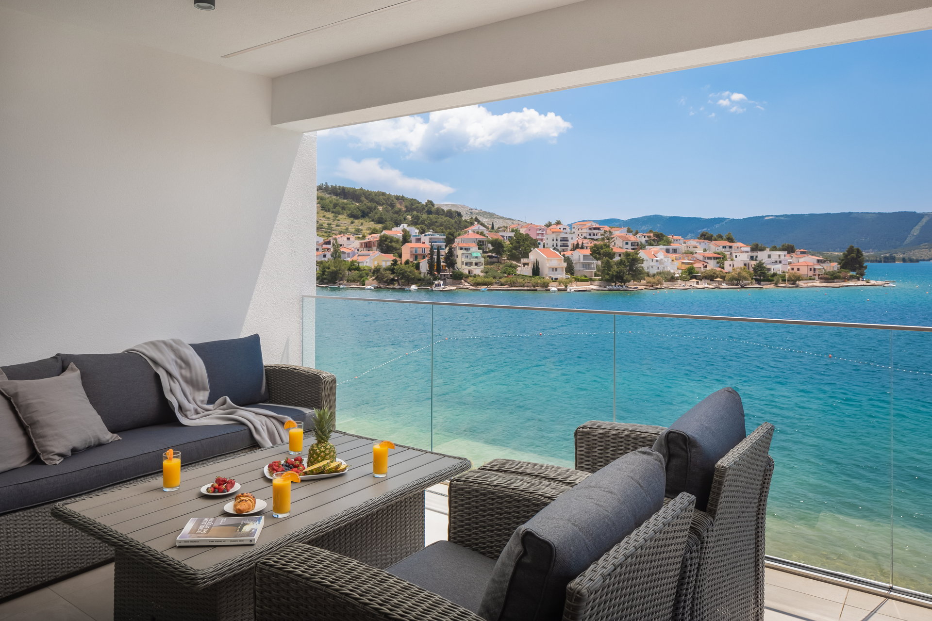 Beachfront Villa Mona Lisa with Pool