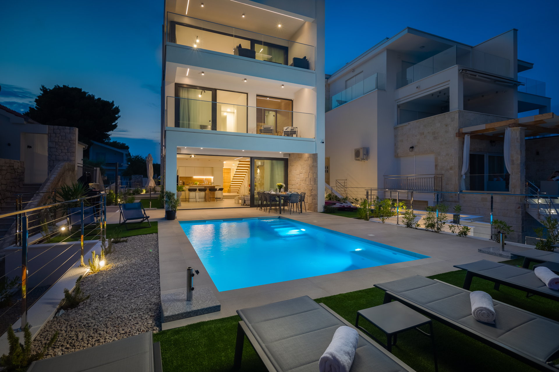 Beachfront Villa Mona Lisa with Pool