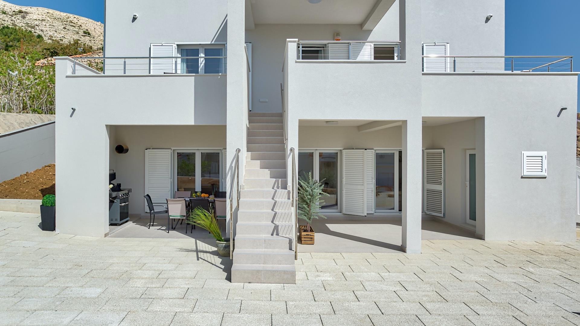 Villa Mimosa with Pool