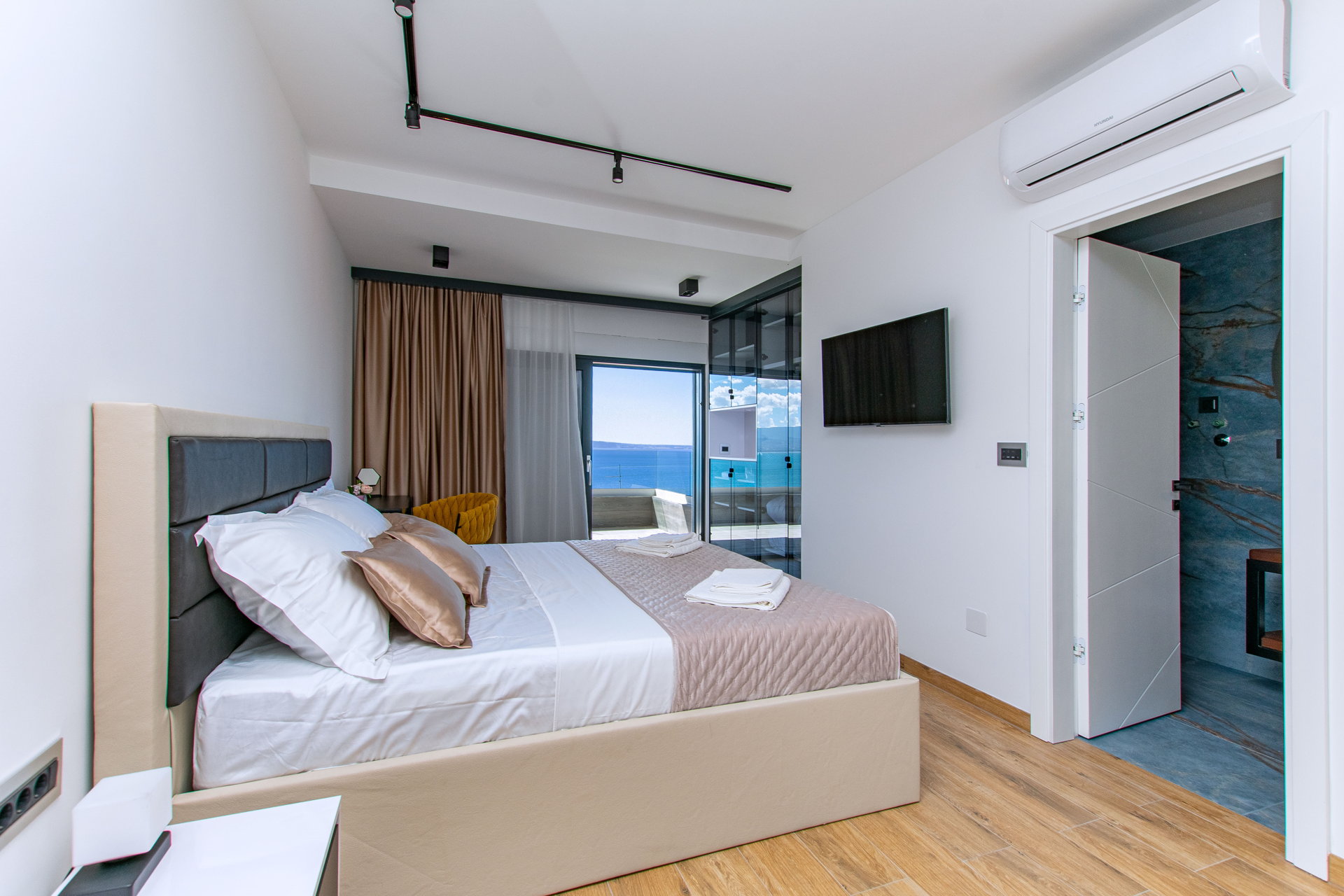 Luxury Villa Grande Aria with Pool