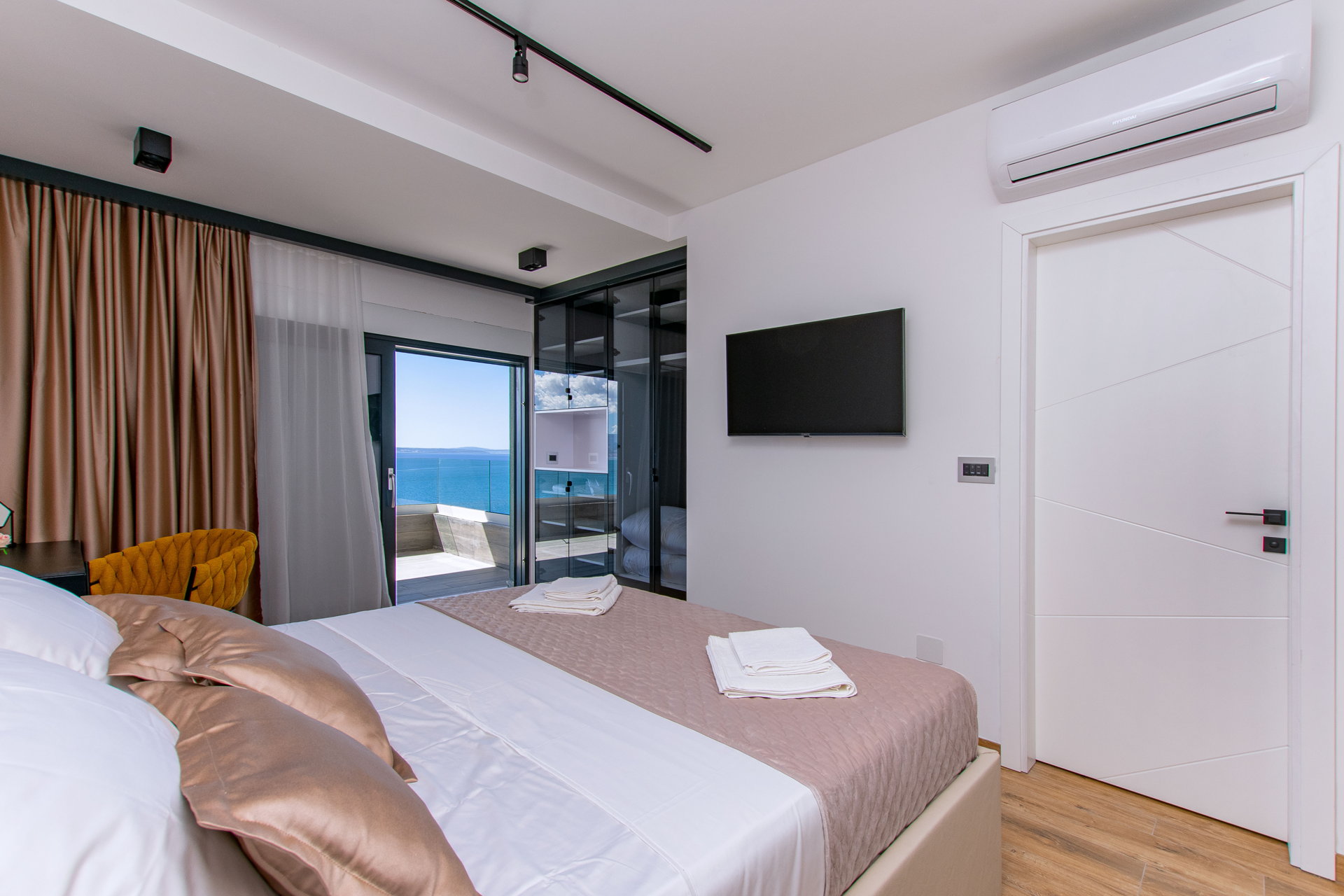 Luxury Villa Grande Aria with Pool