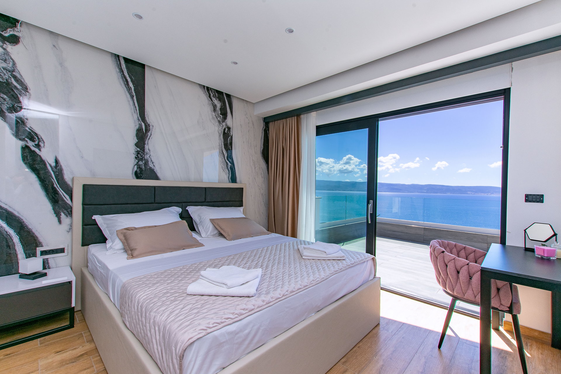 Luxury Villa Grande Aria with Pool