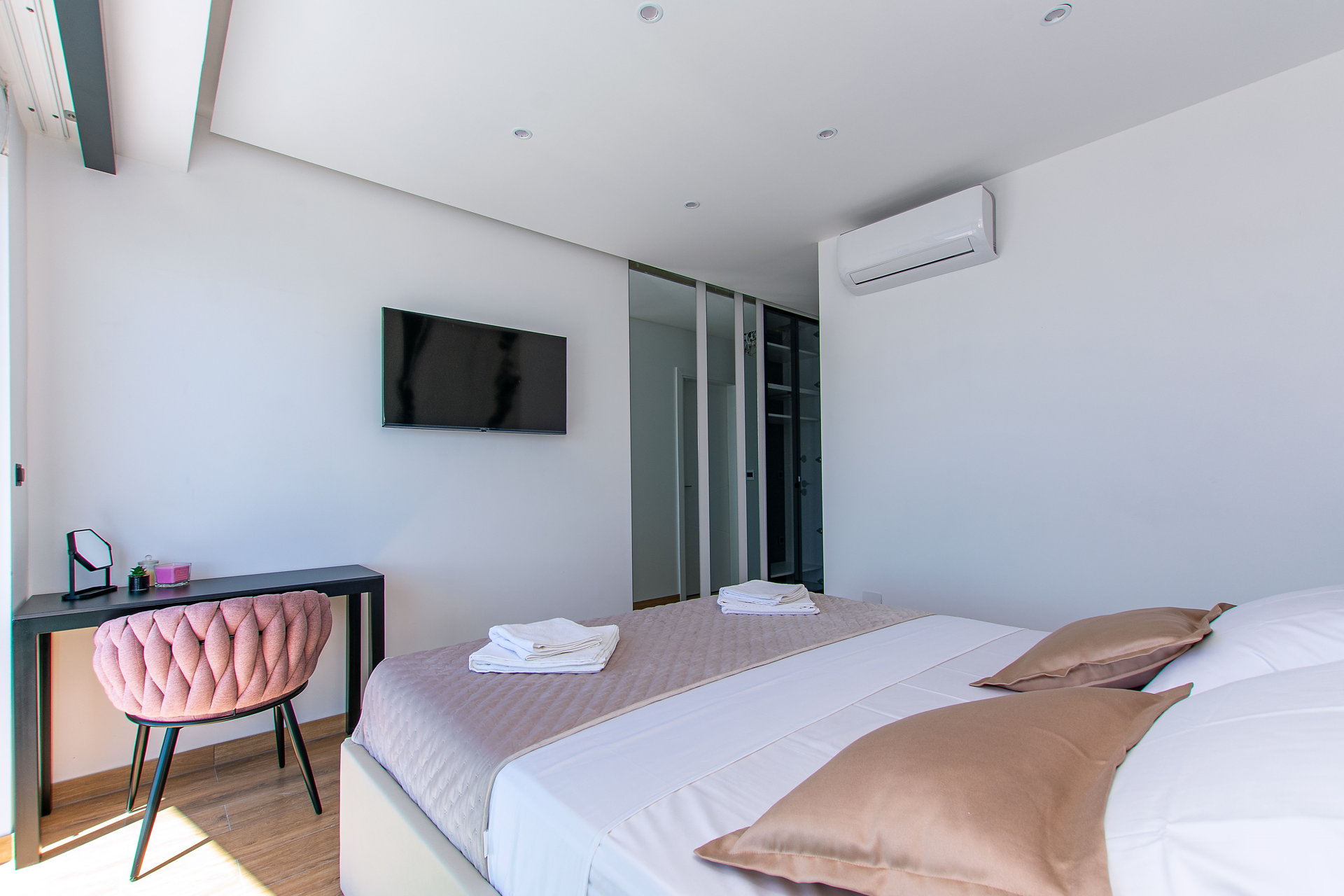 Luxury Villa Grande Aria with Pool