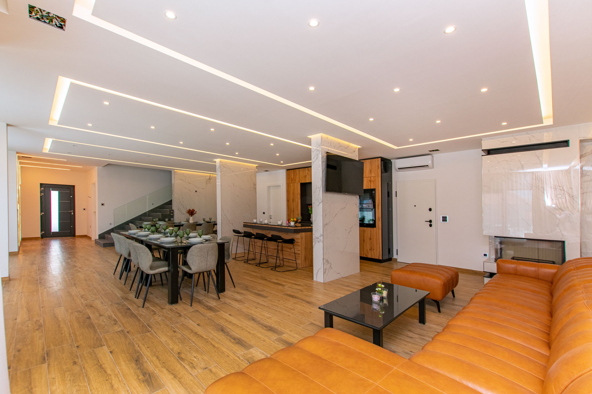Luxury Villa Grande Aria with Pool