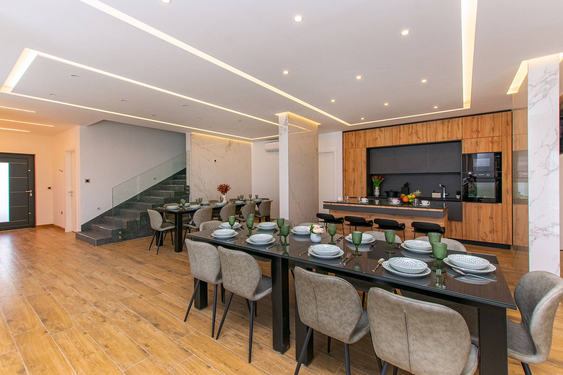 Luxury Villa Grande Aria with Pool