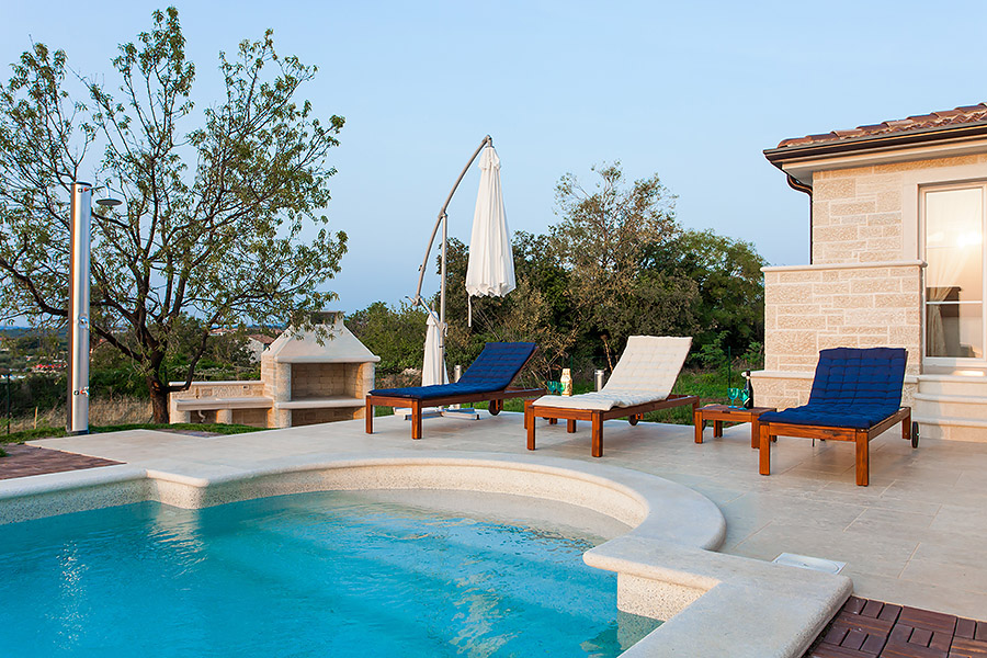 Holiday Home Shine with Pool